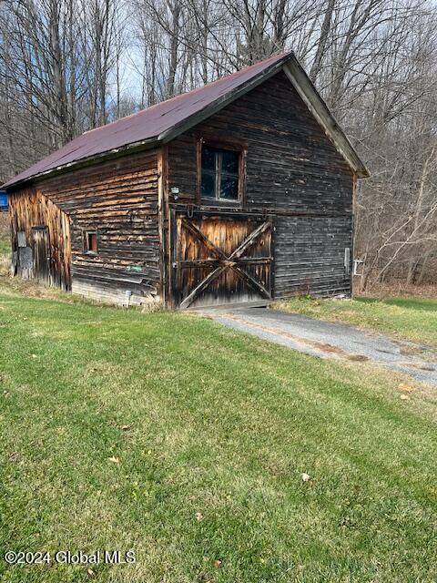 Crown Point, NY 12928,1753 Creek Road