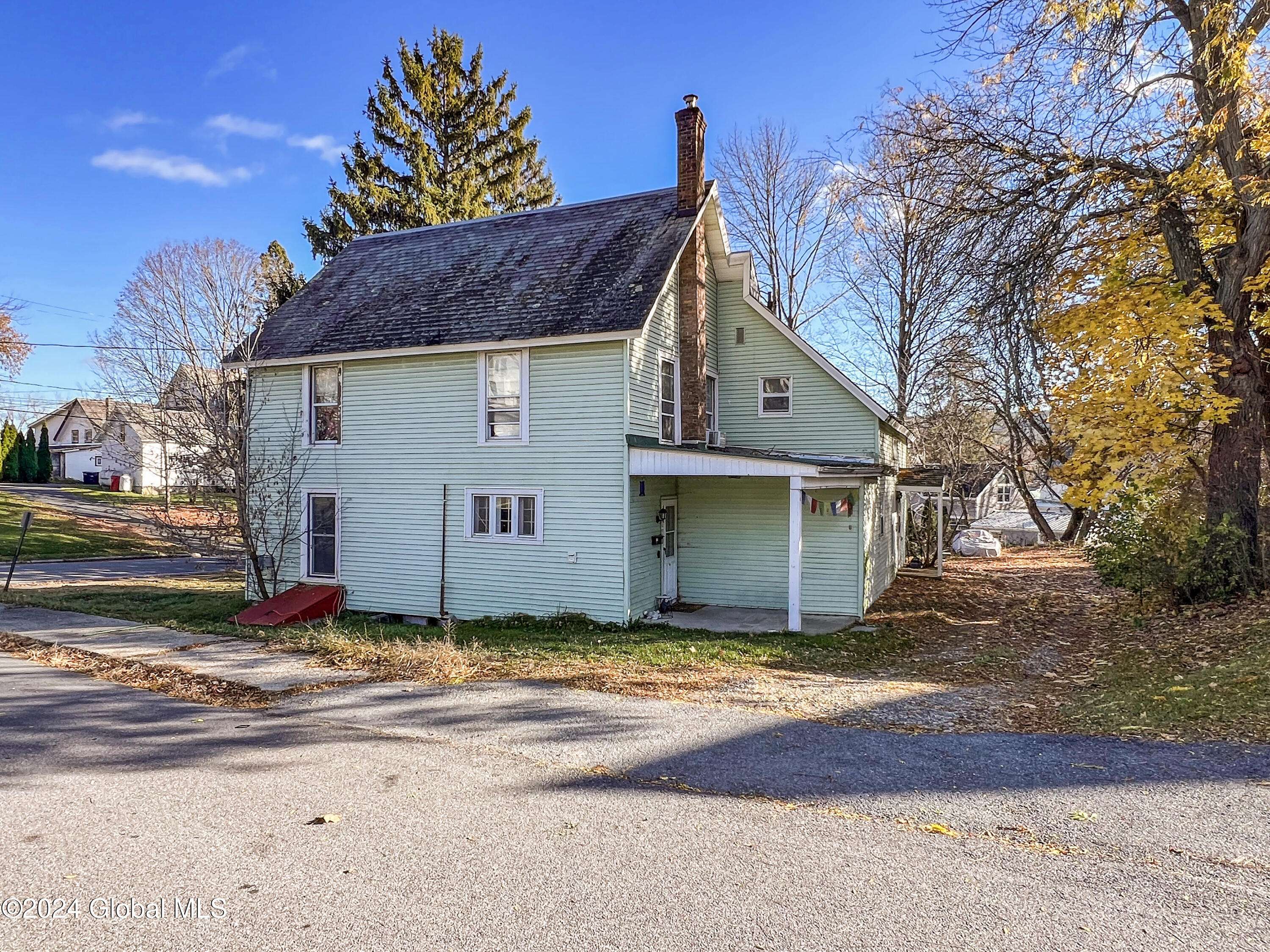 Ticonderoga, NY 12883,21 Wiley Street