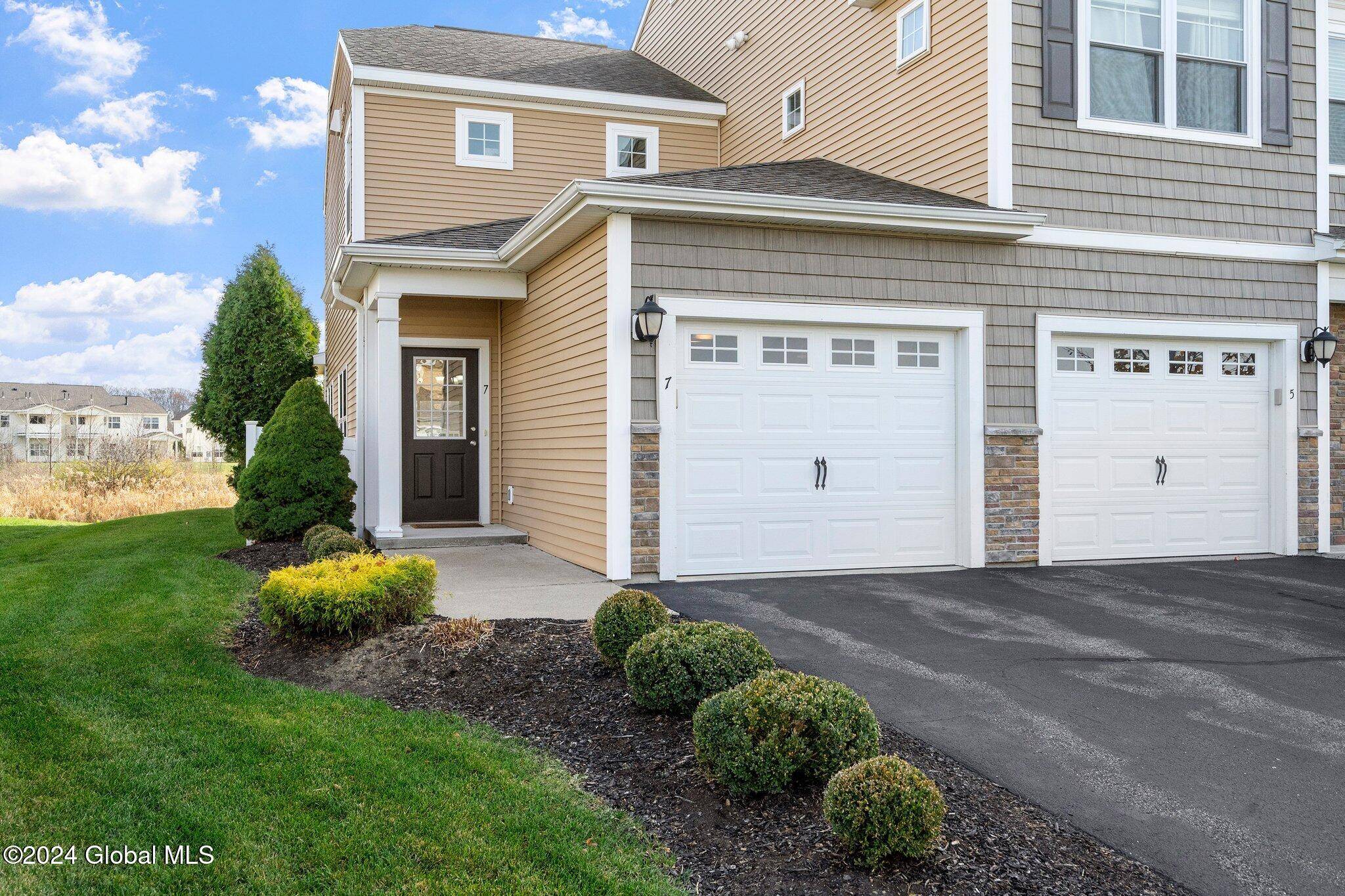 Colonie, NY 12047,7 Stacey Court