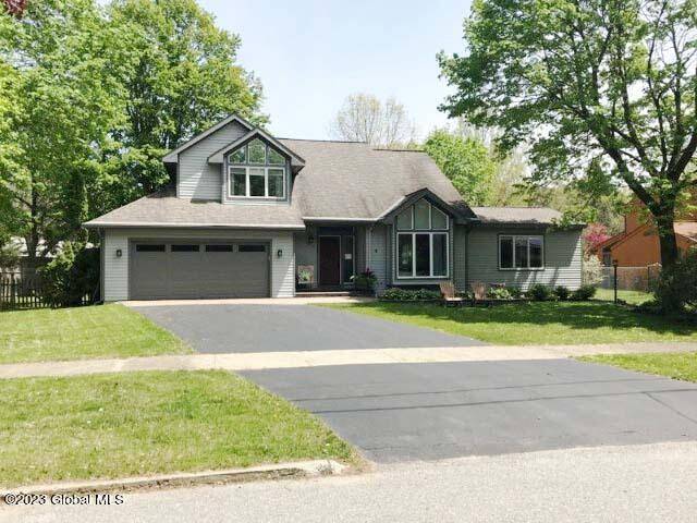 Saratoga Springs, NY 12866,5 Foxhall Drive