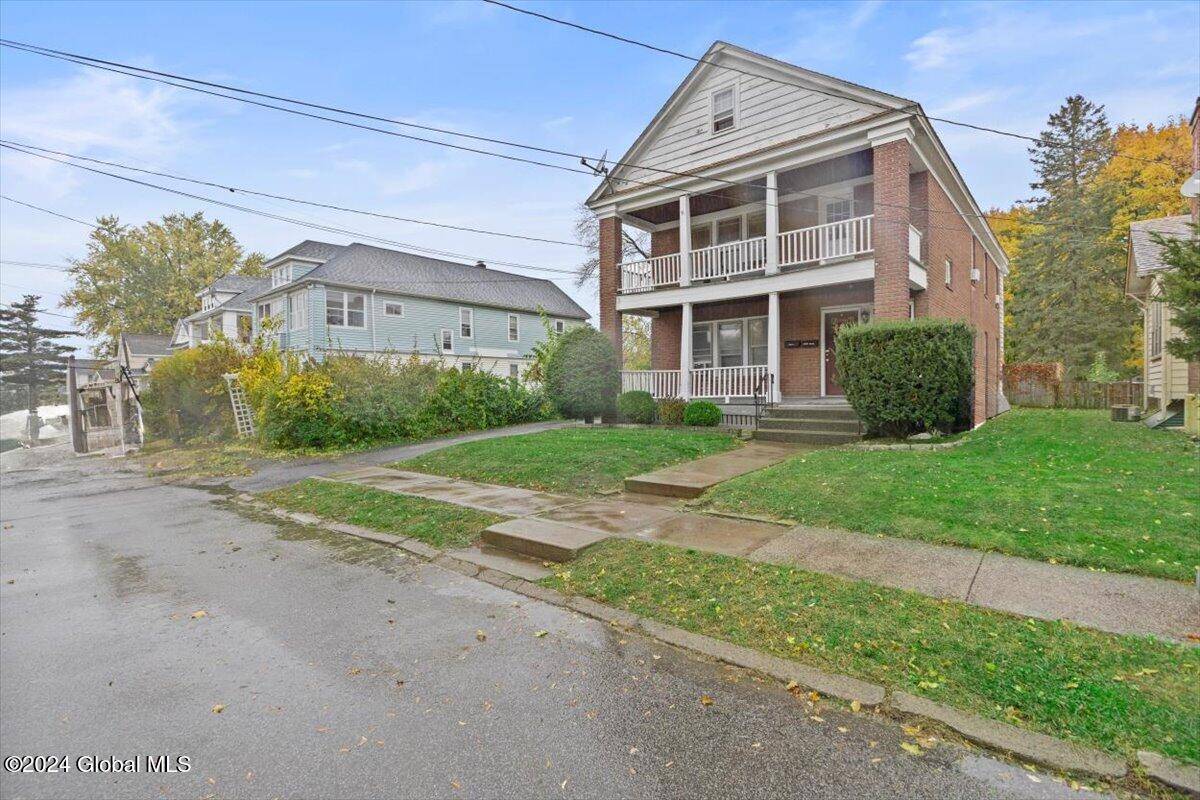 Troy, NY 12180,54 Meadowlawn Avenue