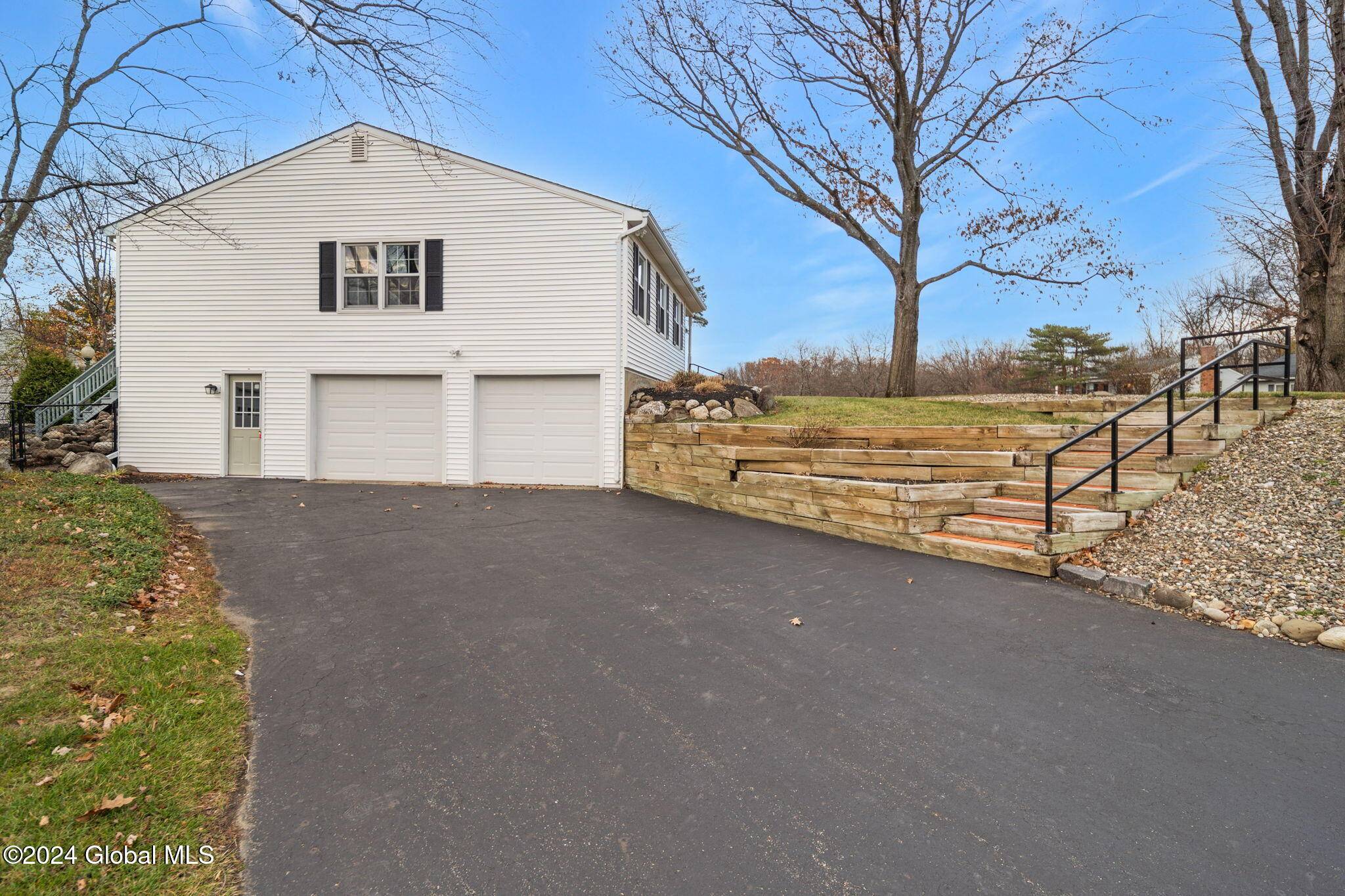 East Greenbush, NY 12061,132 Horizon View Drive