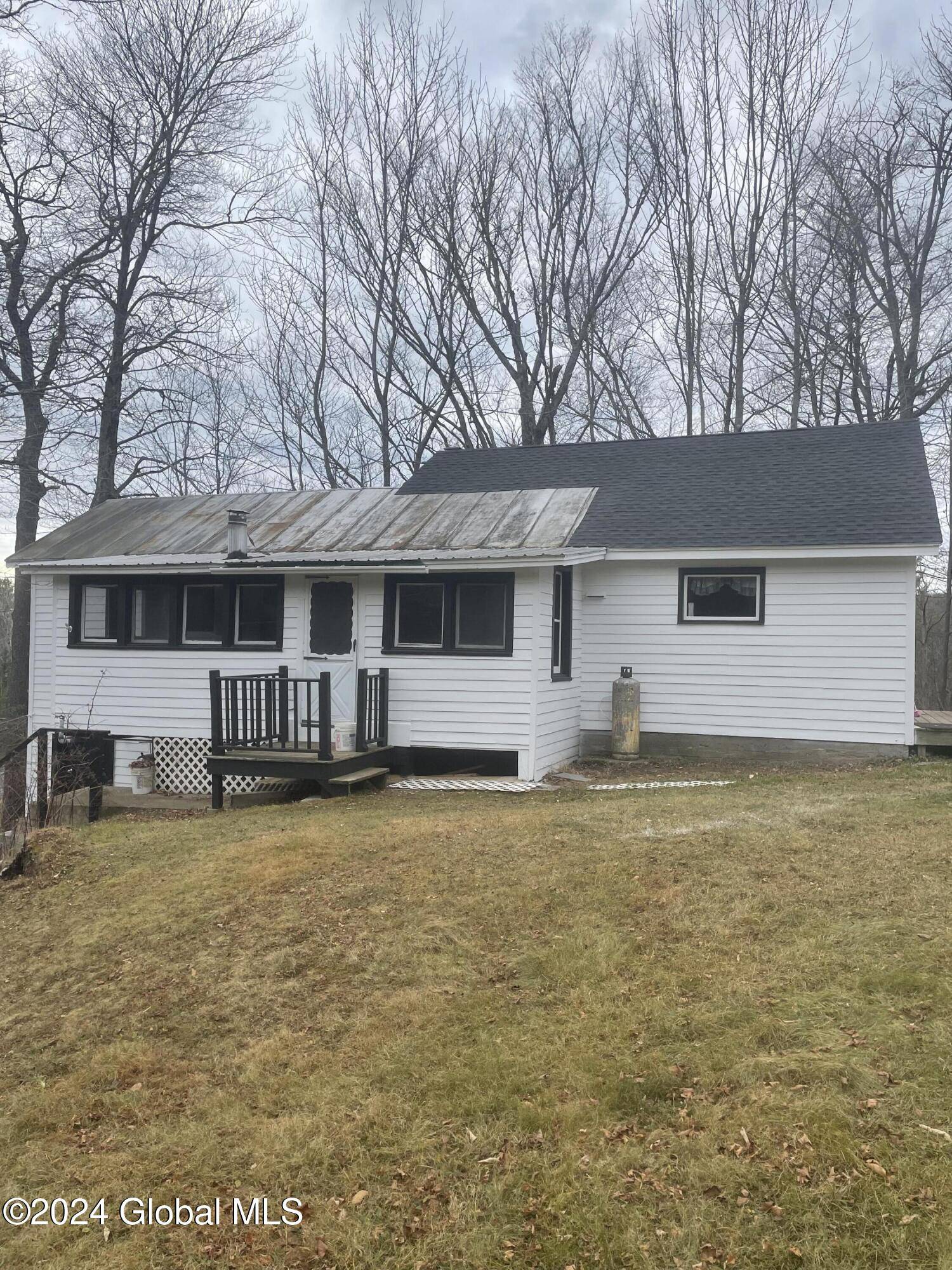 Edinburg, NY 12134,261 Fox Hill Road