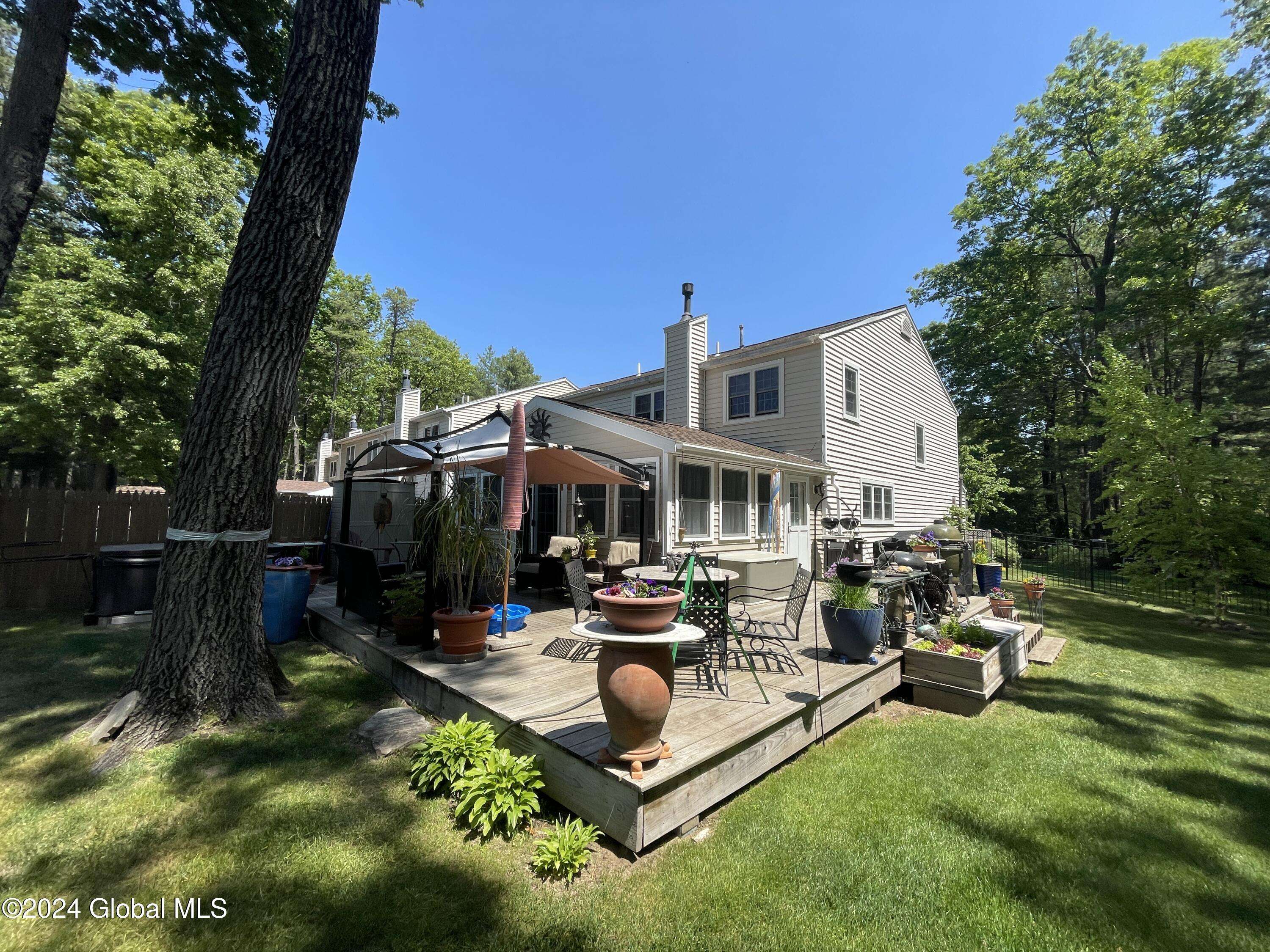 Ballston Spa, NY 12020,217 Whitetail Ct