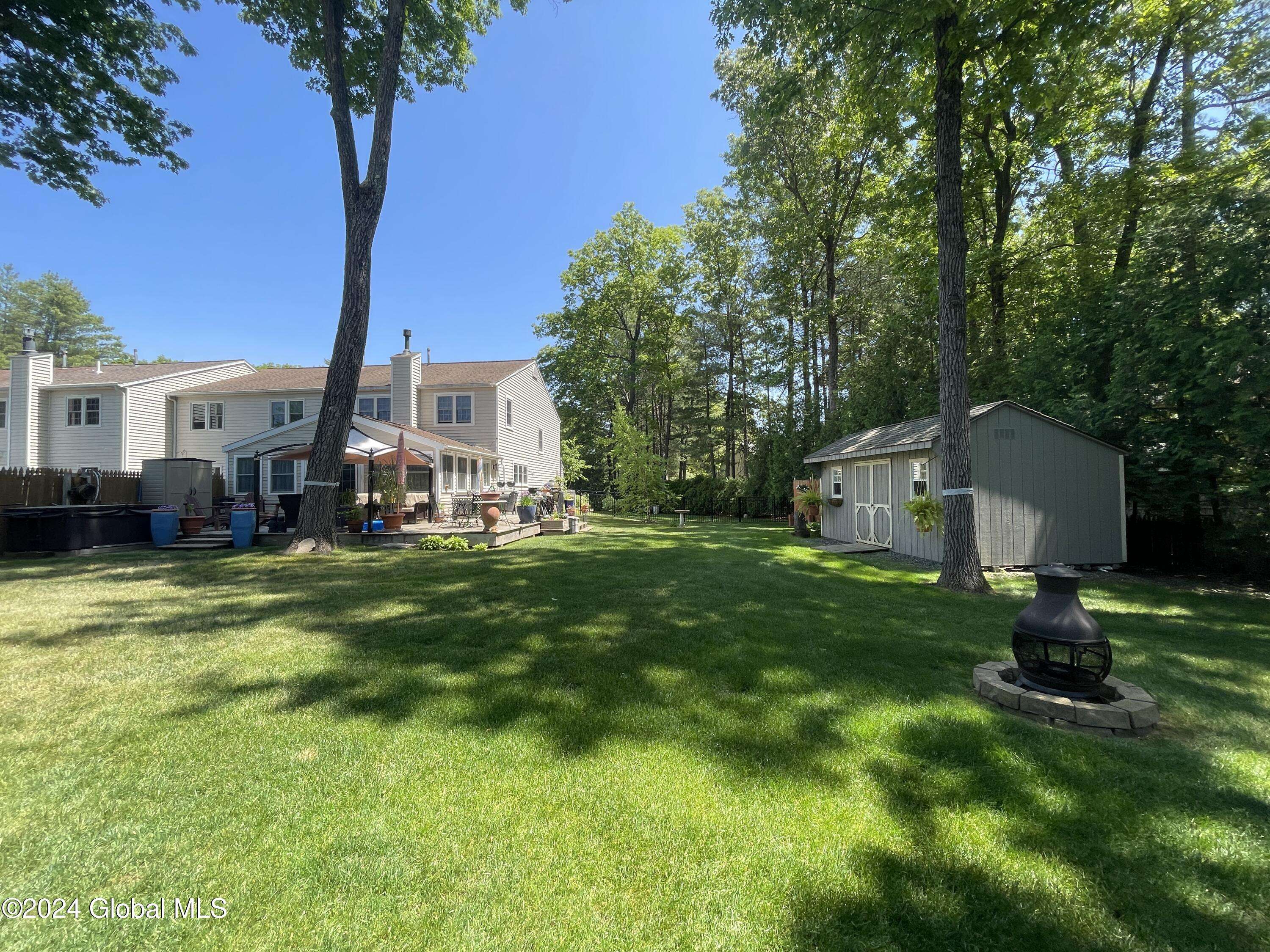 Ballston Spa, NY 12020,217 Whitetail Ct