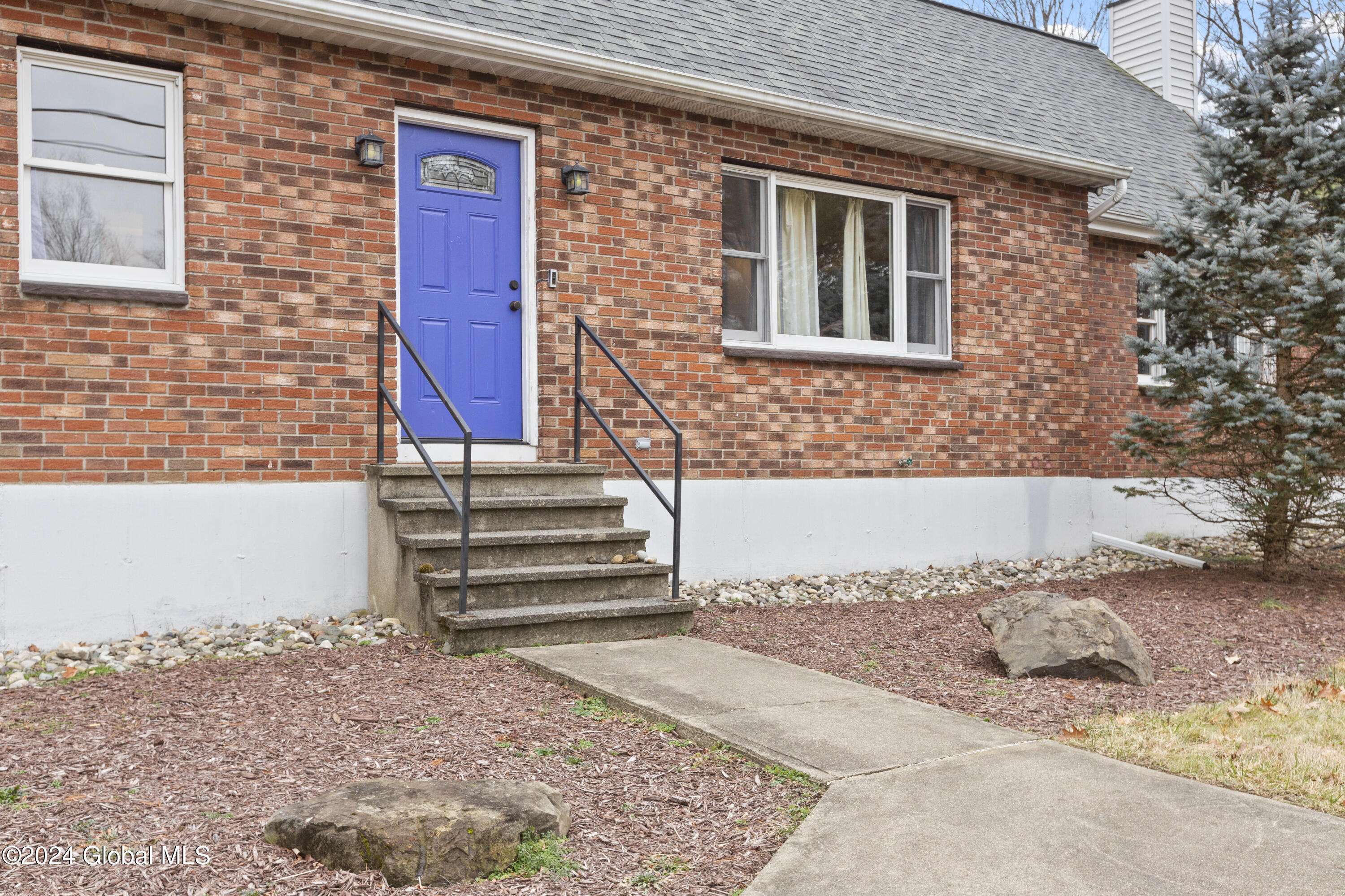 Schodack, NY 12033,1234 Simons Road