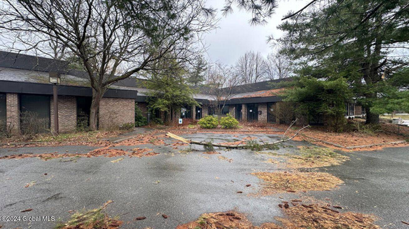Colonie, NY 12205,457 New Karner Road