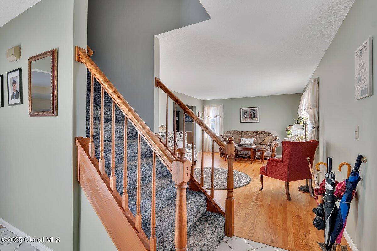 Colonie, NY 12309,27 Barrington Court