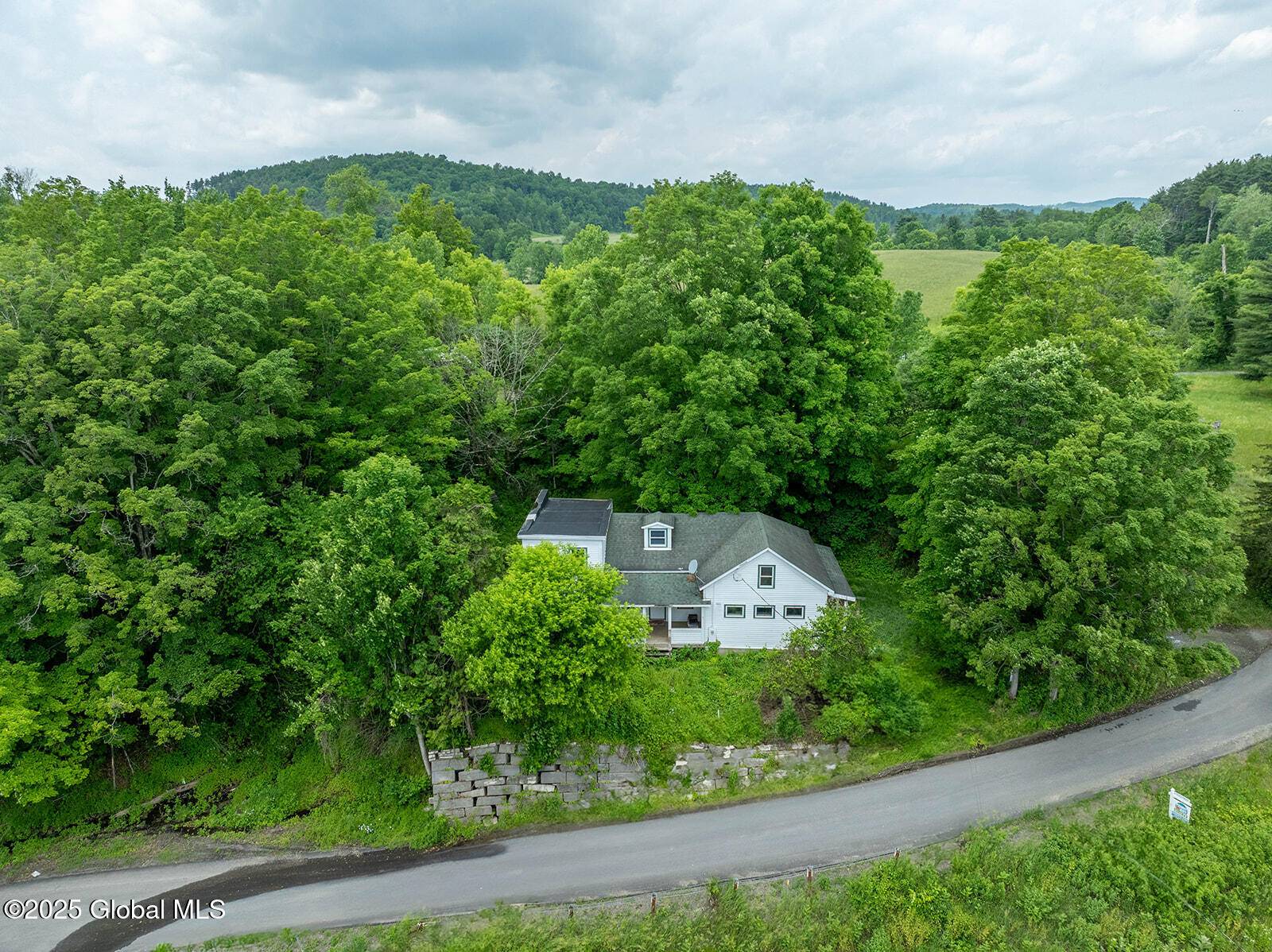 Greenwich, NY 12823,9 McDougal Lake Road