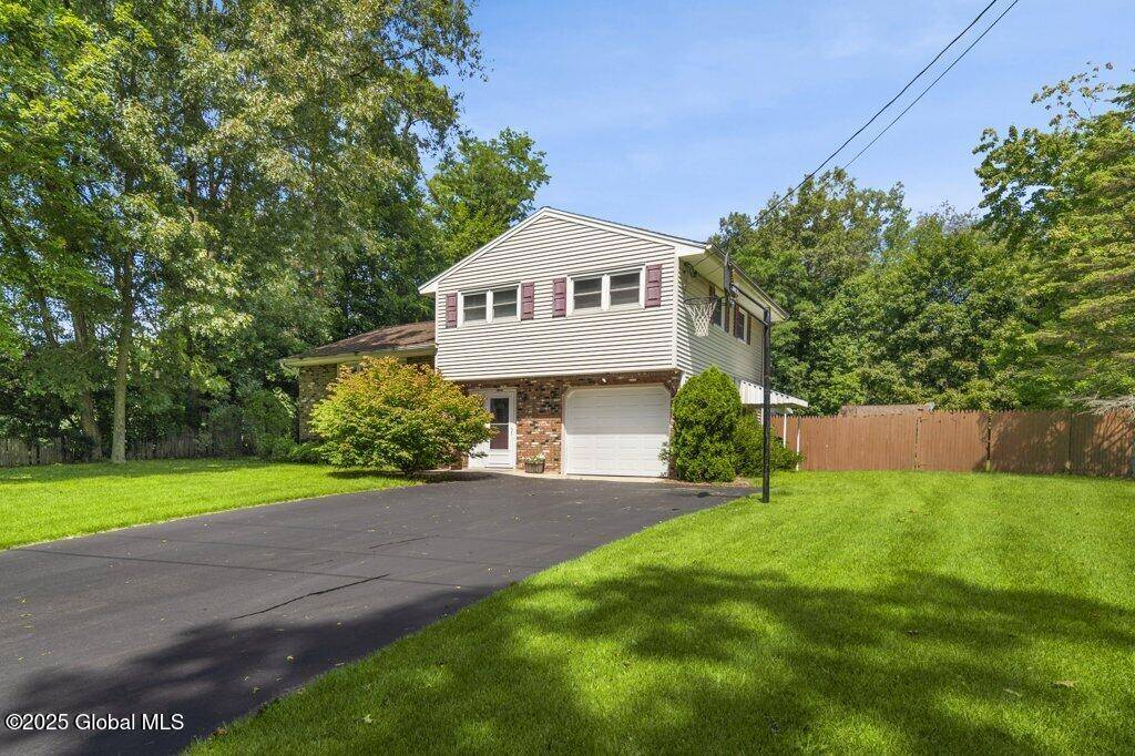 Glenville, NY 12302,3 St Anna Lane