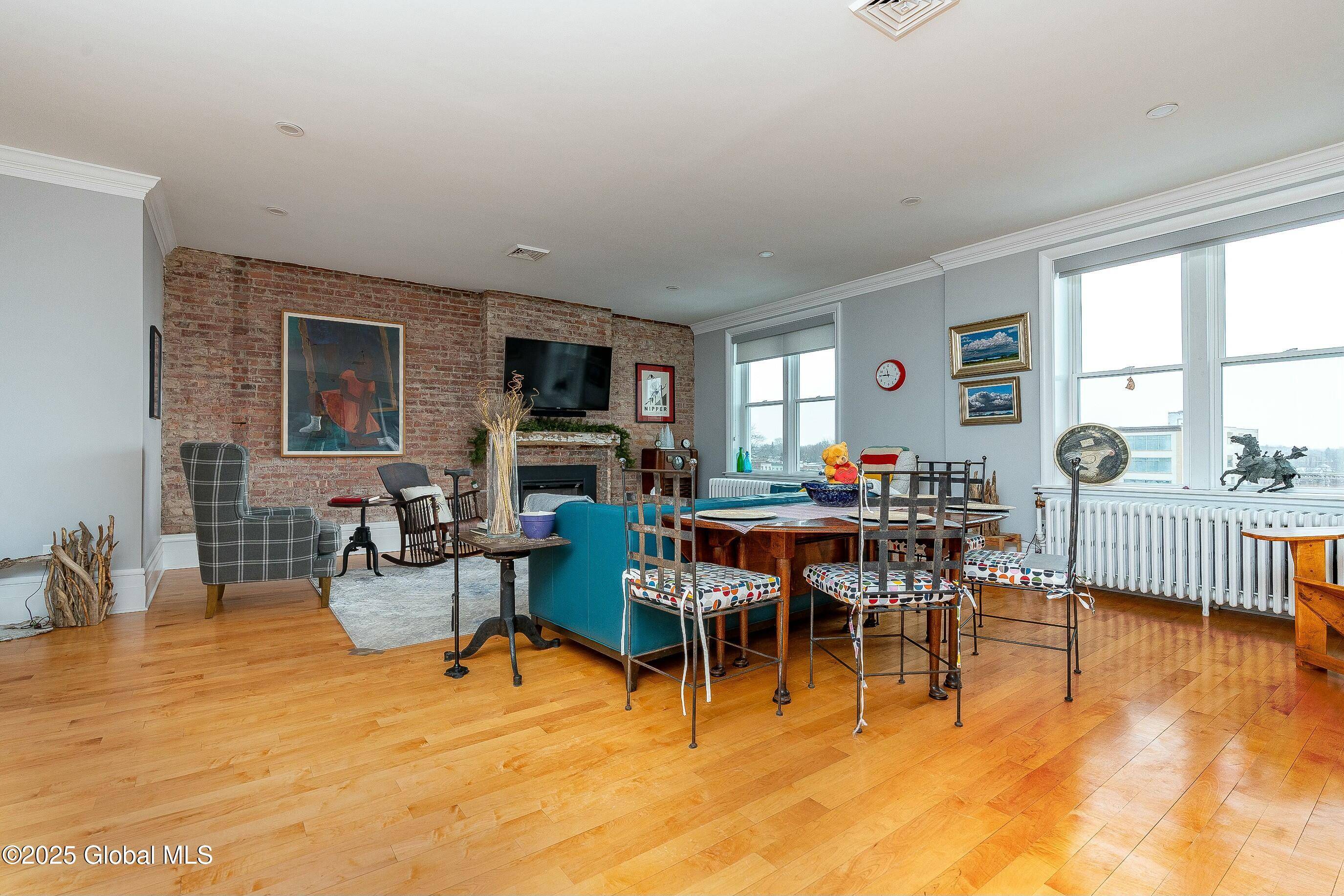Albany, NY 12210,355 State Street #5E