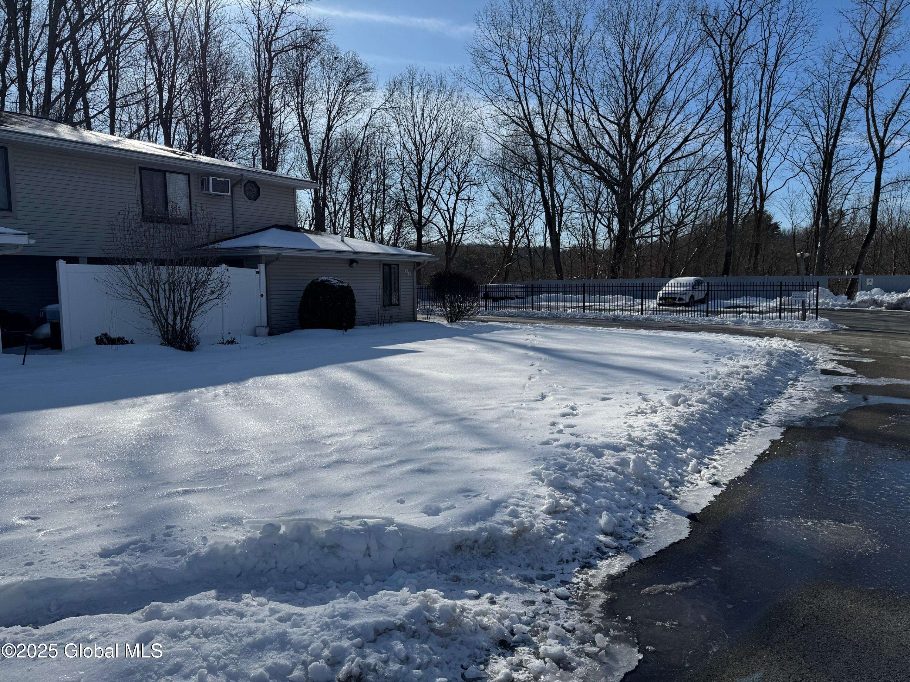 East Greenbush, NY 12061,69 Yorkshire Drive #69