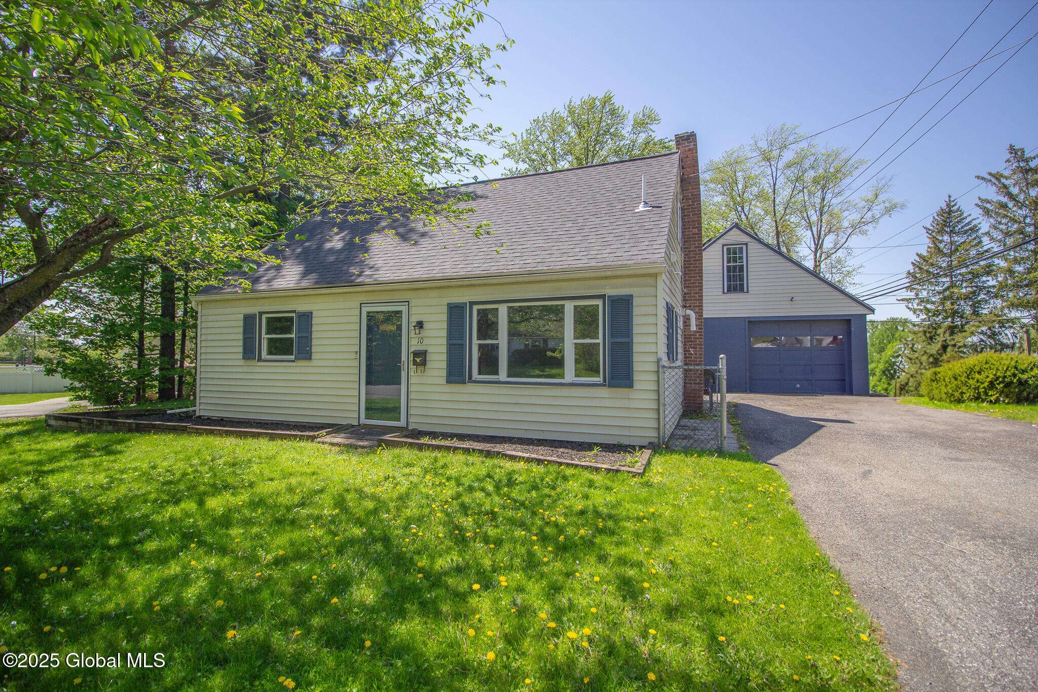 Colonie, NY 12110,10 Bailey Avenue