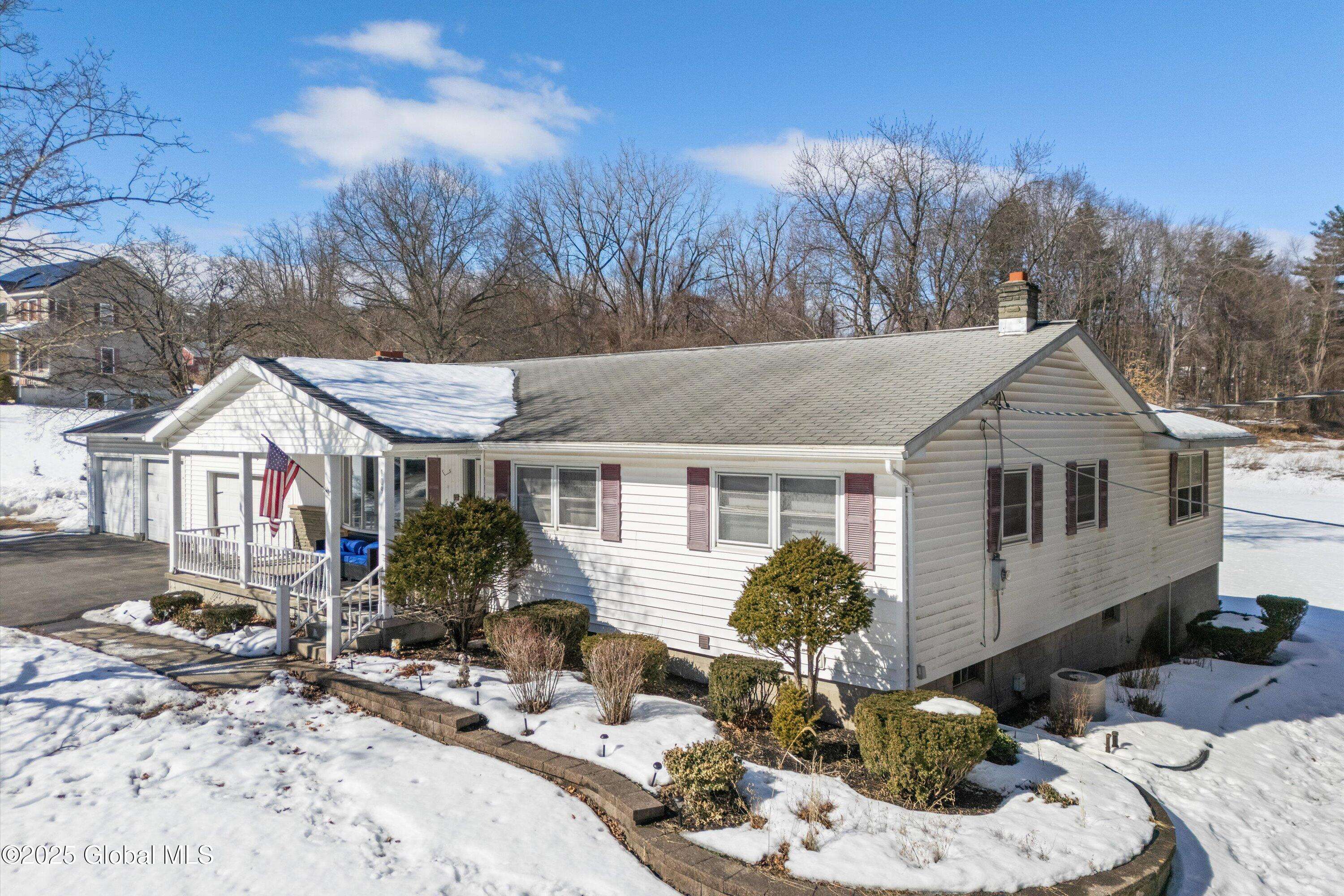 Halfmoon, NY 12118,109 Vosburgh Road