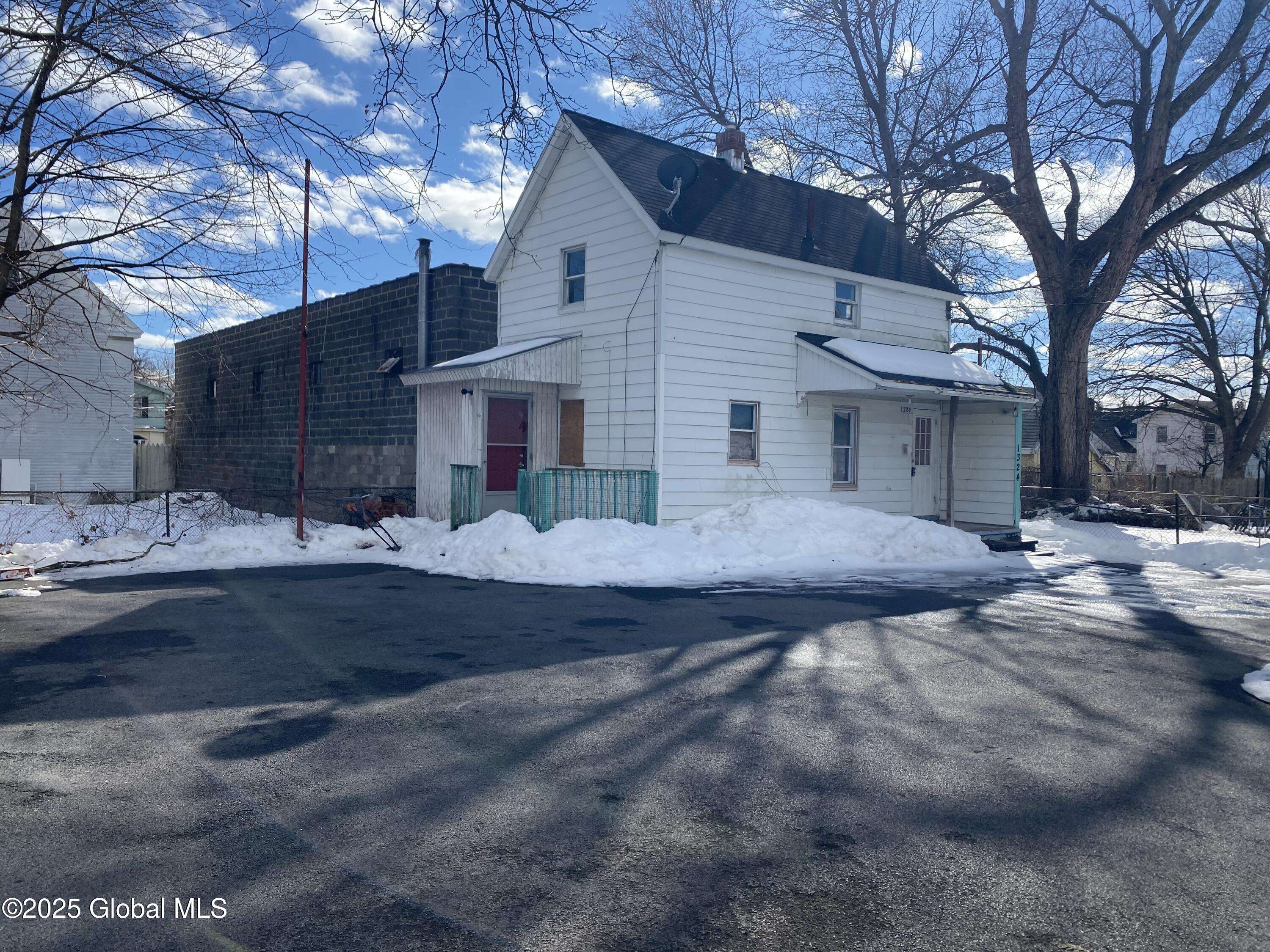 Schenectady, NY 12303,1324 8th Avenue