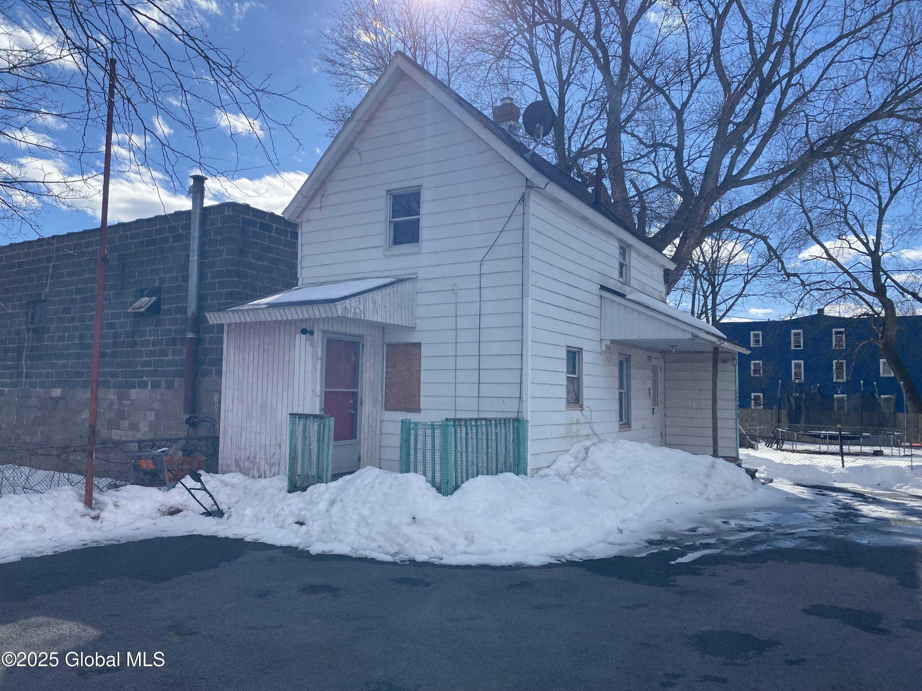 Schenectady, NY 12303,1324 8th Avenue