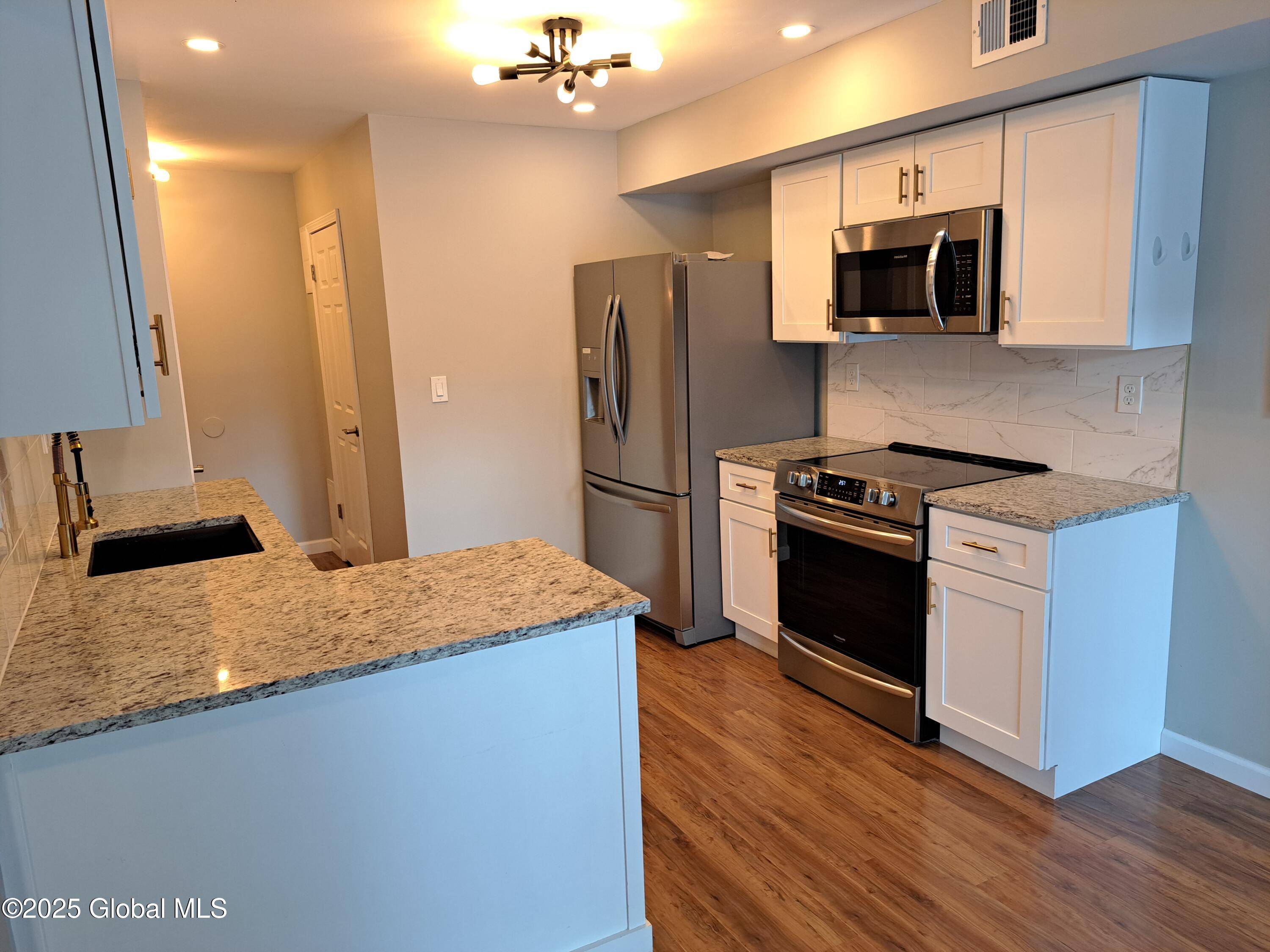 Milton, NY 12020,59 Deer Run Drive
