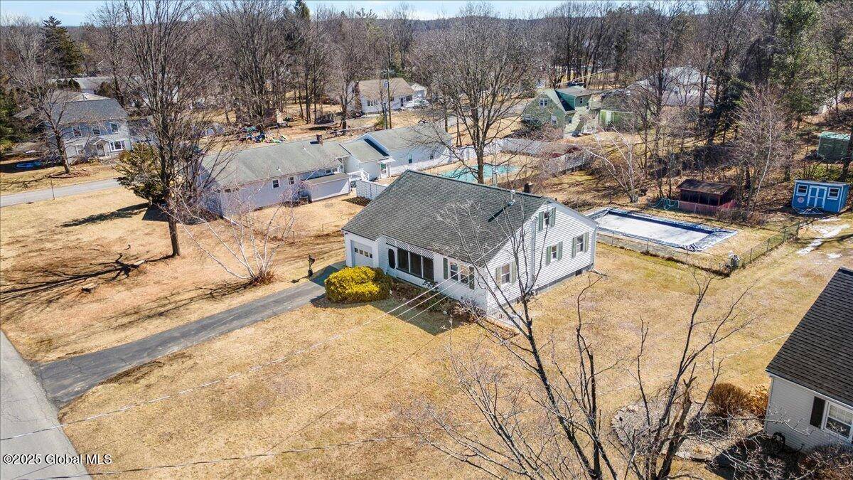 East Greenbush, NY 12061,10 Bri-Lan Avenue