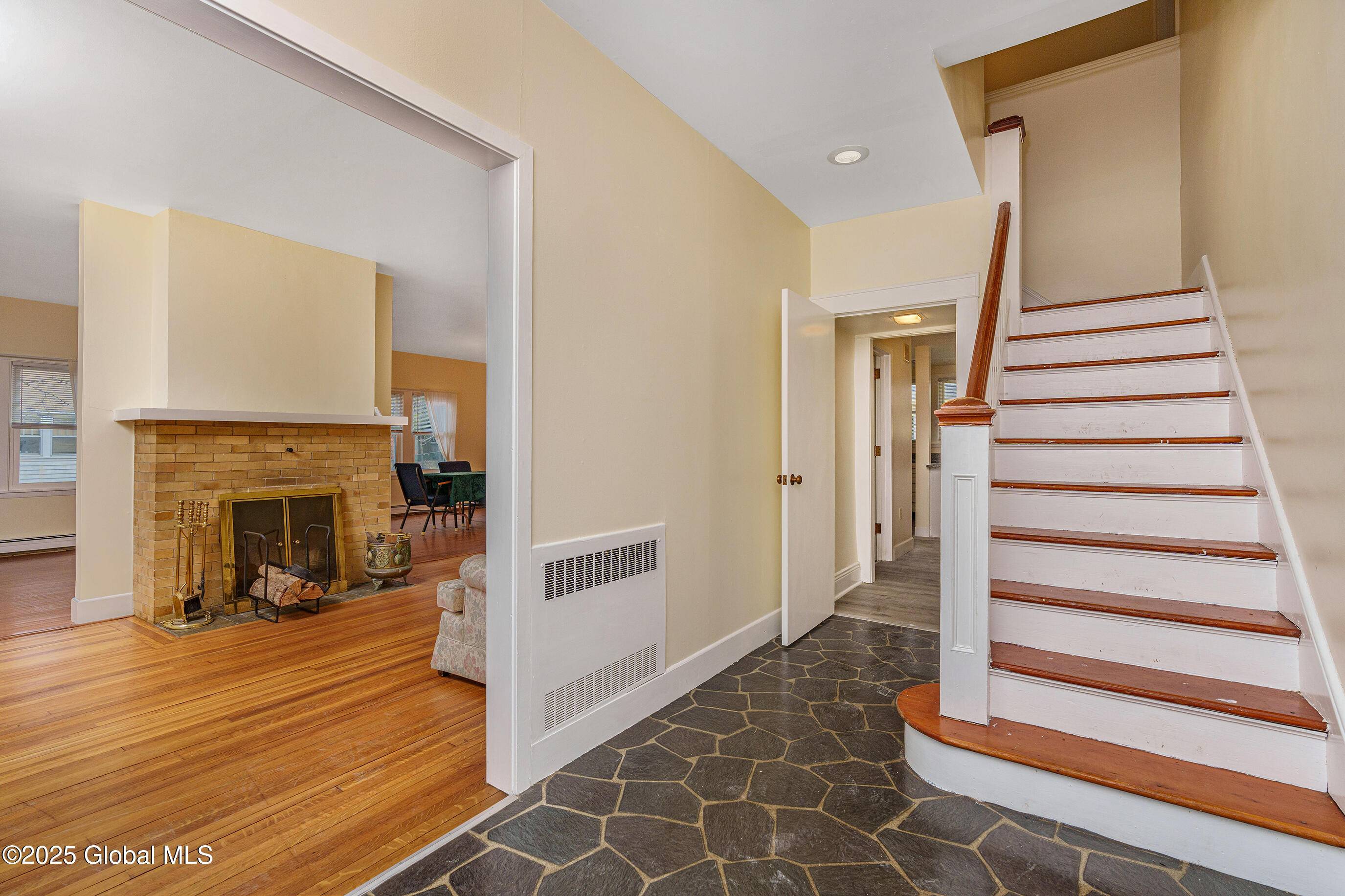 Troy, NY 12182,824 6th Avenue