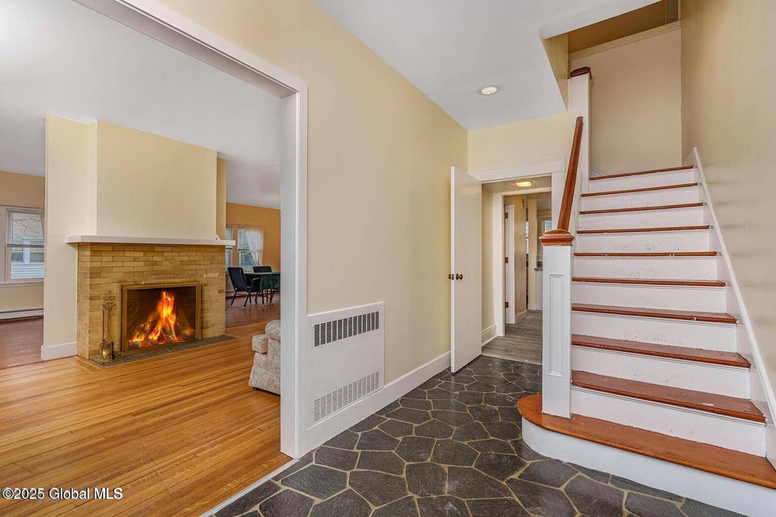 Troy, NY 12182,824 6th Avenue