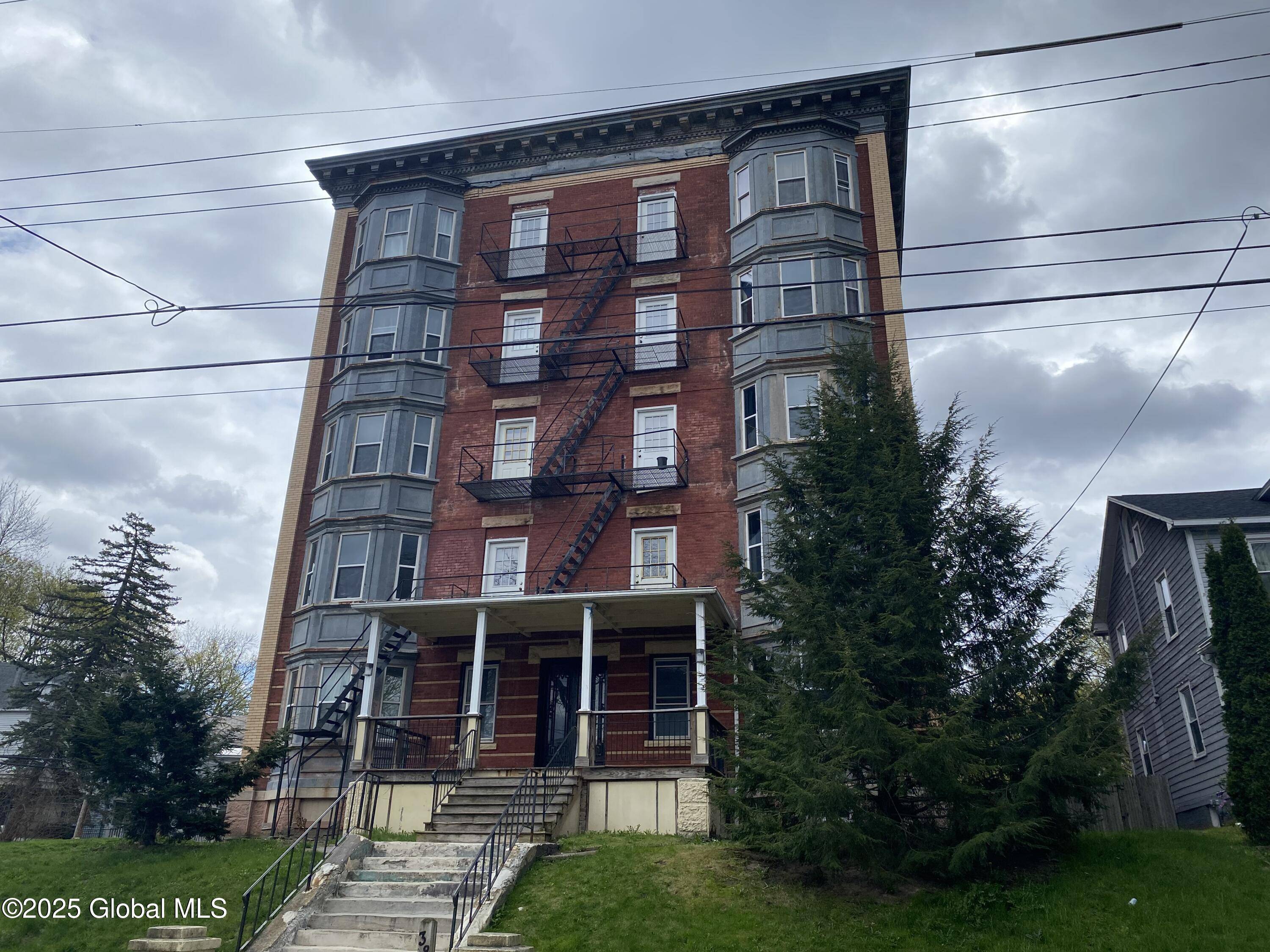 Albany, NY 12208,38 S Main Avenue
