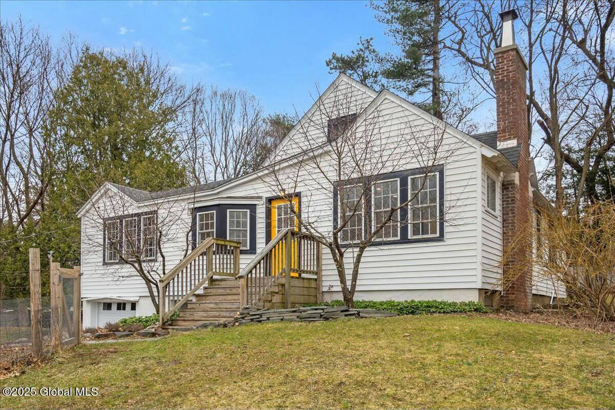 Brunswick, NY 12182,20 Russell Court