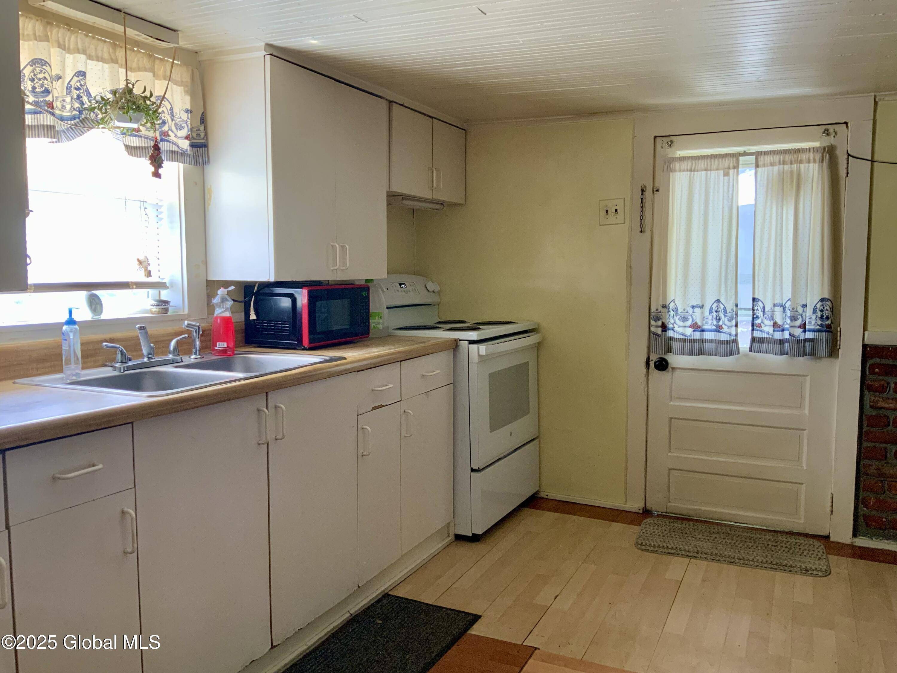 Kinderhook, NY 12106,2198 US-9