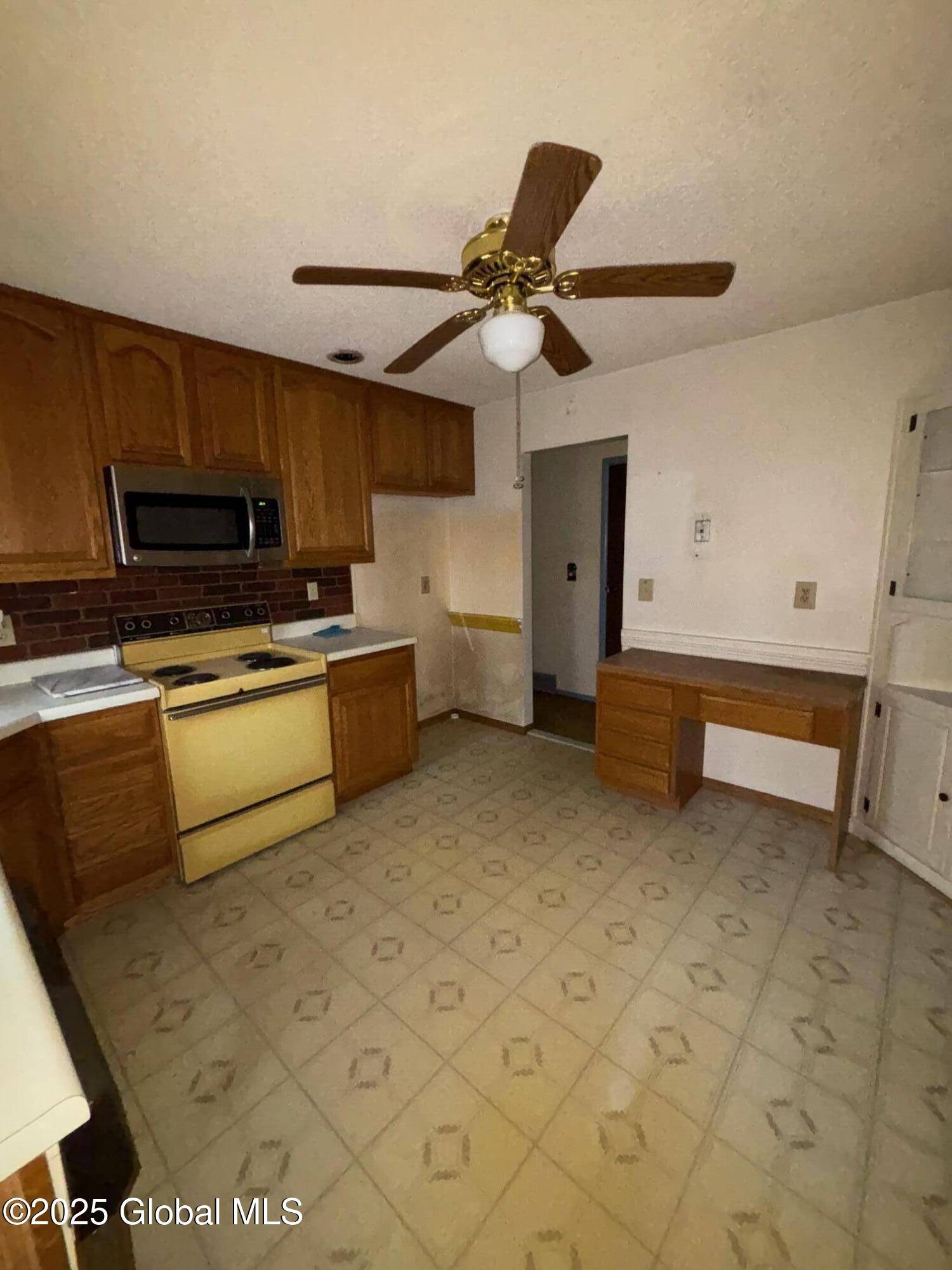 Cohoes, NY 12047,112 Springhollow Drive