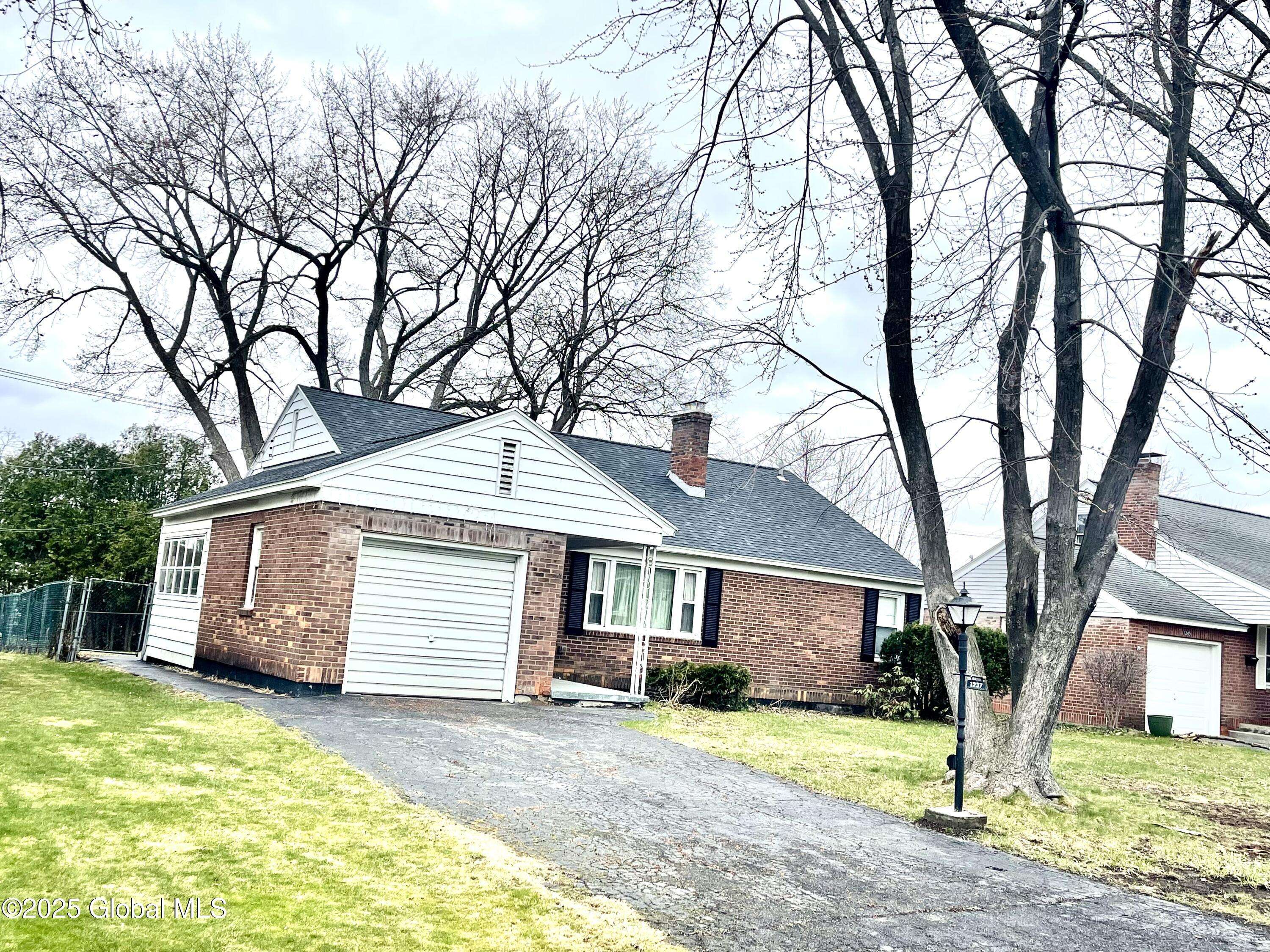 Schenectady, NY 12309,1237 Sumner Avenue