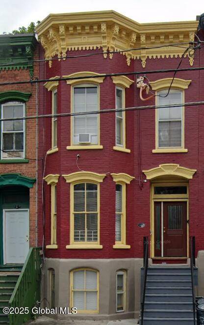 Albany, NY 12206,372 Clinton Avenue #Unit 2 1rst Floor
