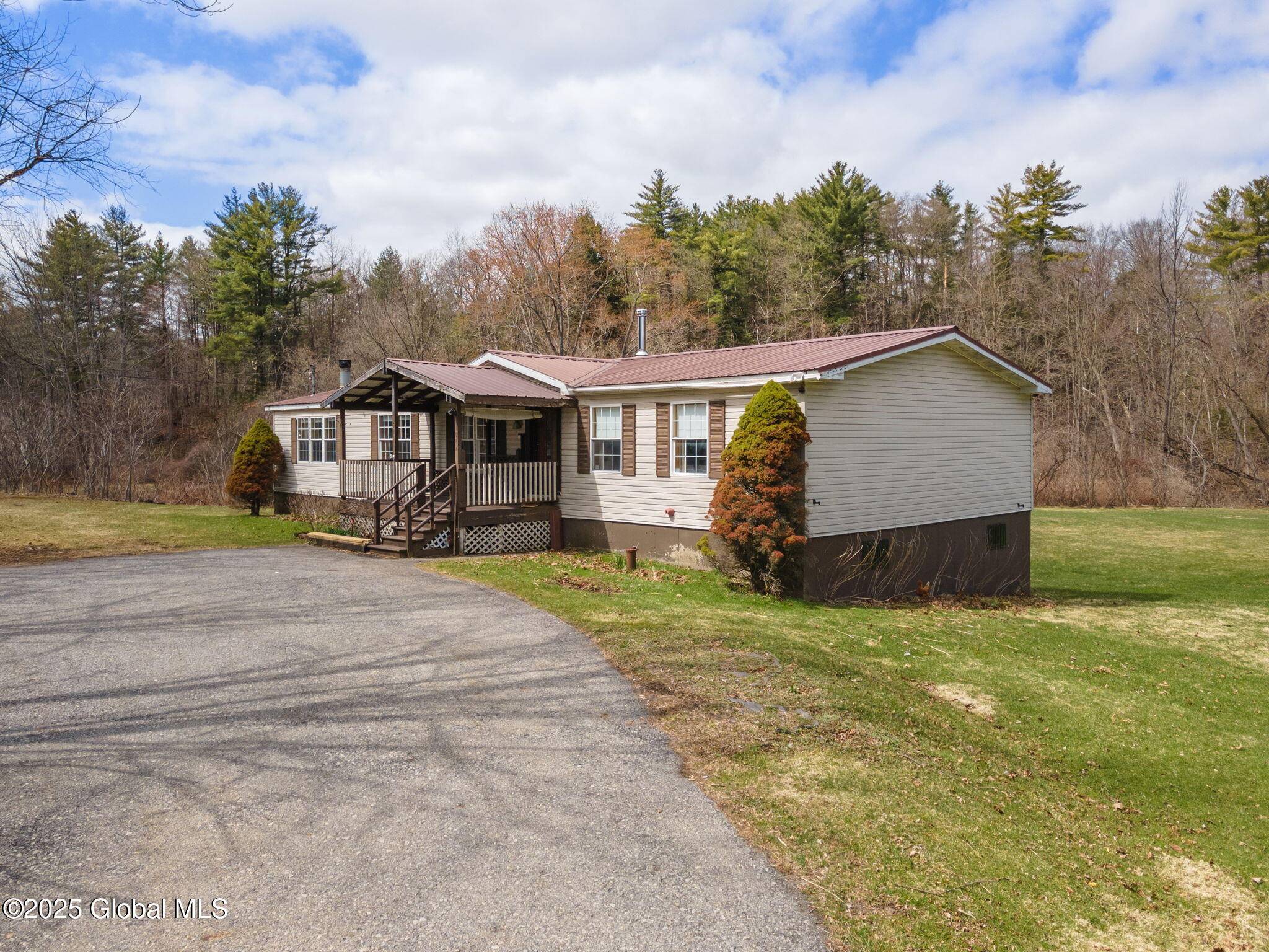 Fonda, NY 12068,1067 State Highway 334