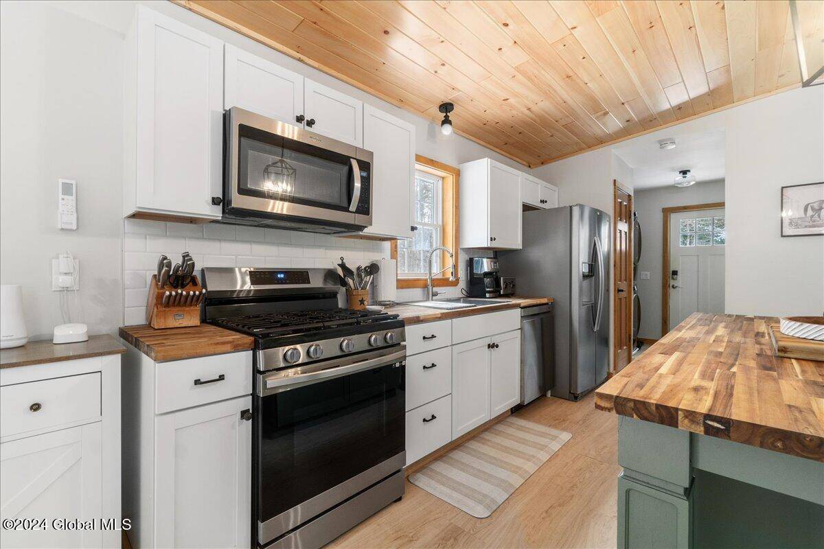 Greenfield, NY 12859,32 Lady Slipper Lane