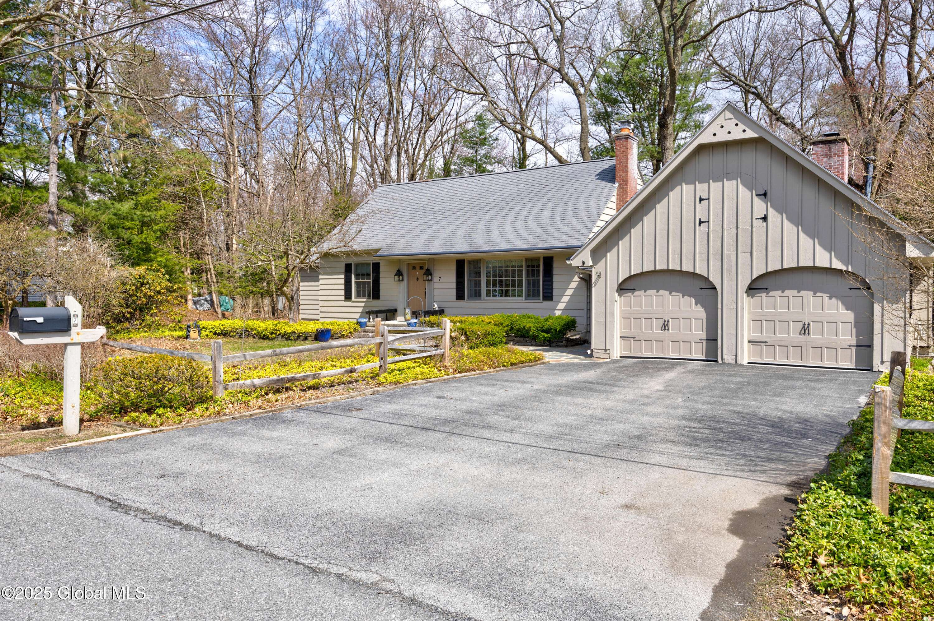 Glenville, NY 12302,7 Maywood Drive