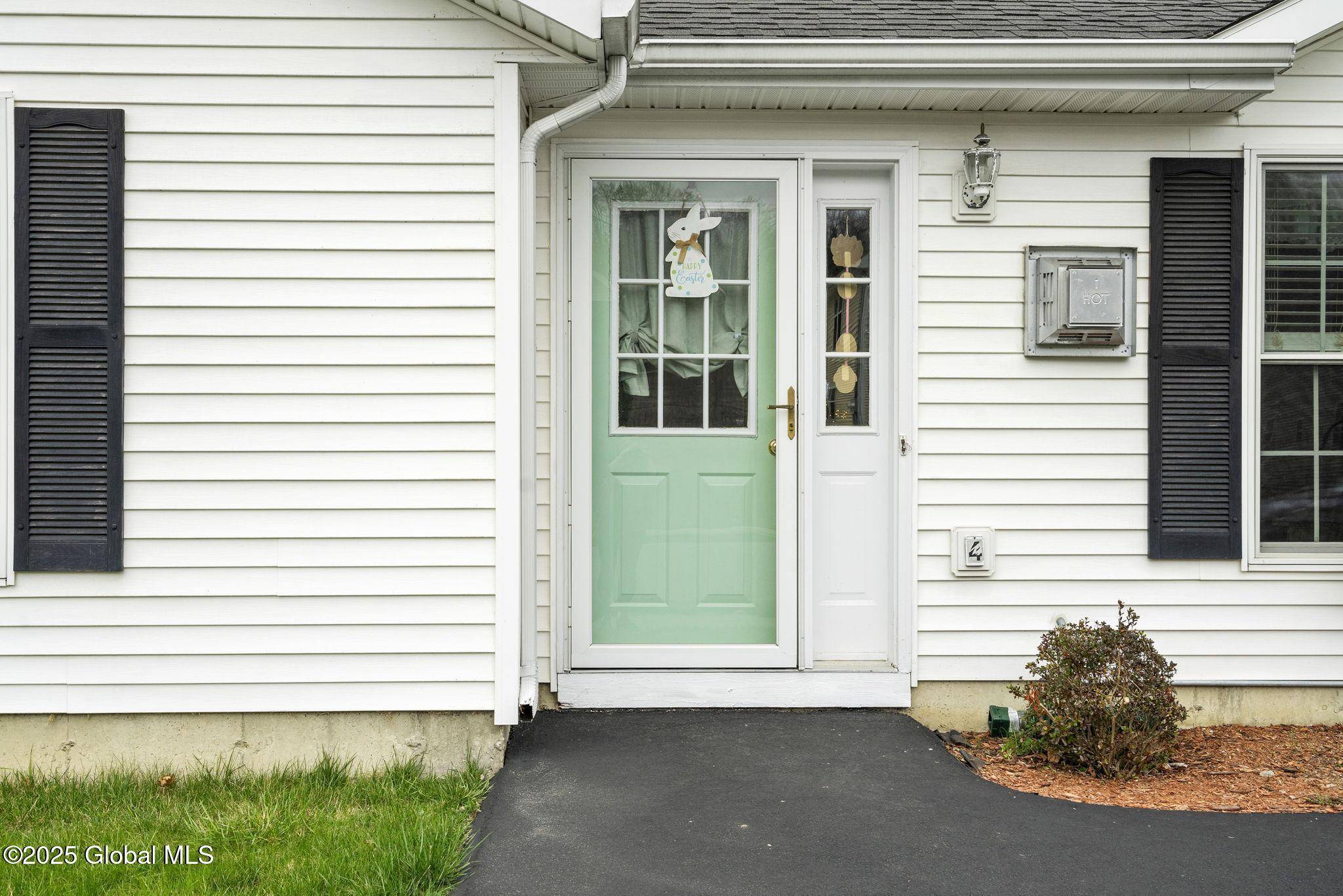 Mechanicville, NY 12118,4 Bennington Avenue