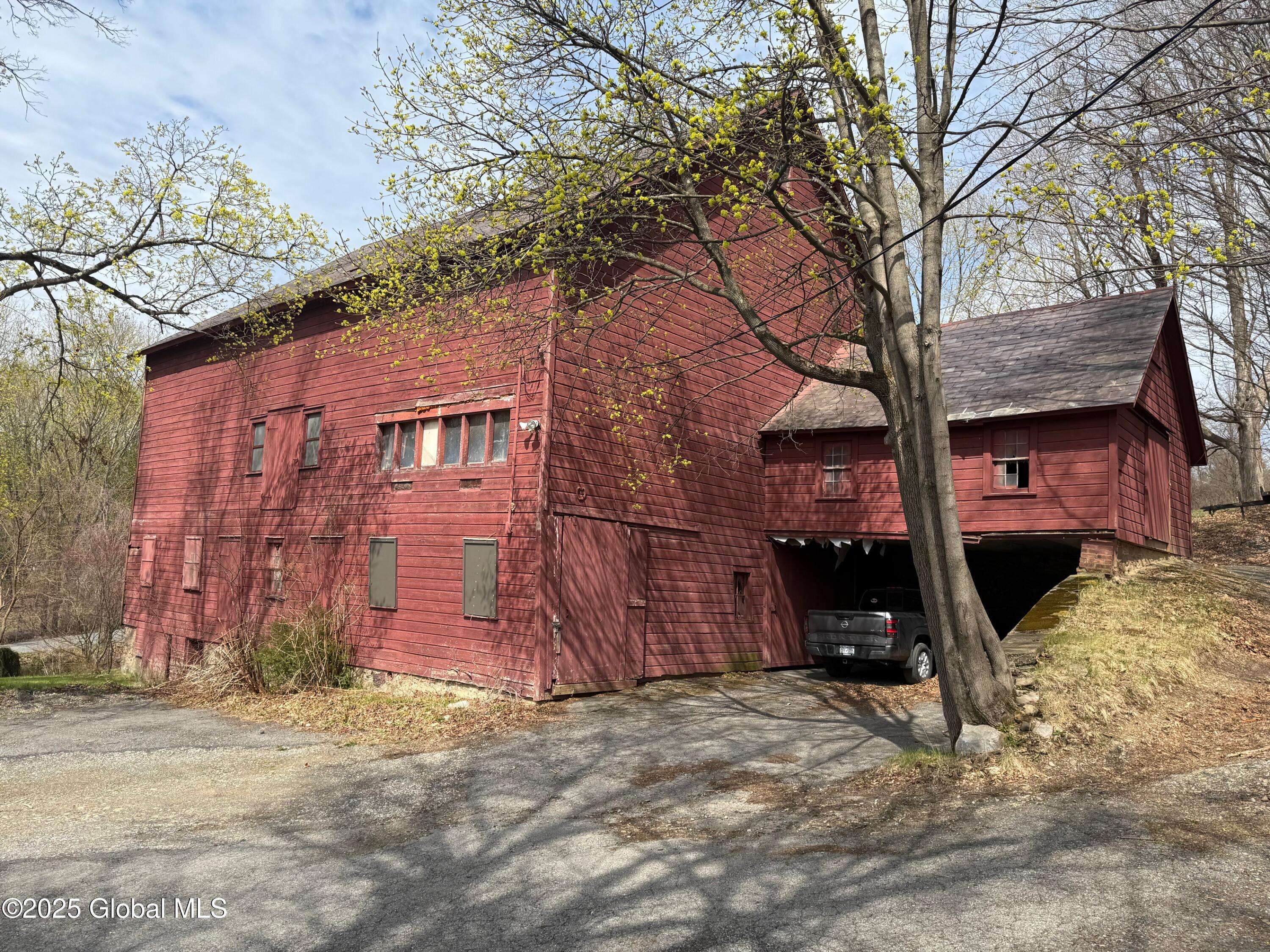 Brunswick, NY 12180,935 Hoosick Road