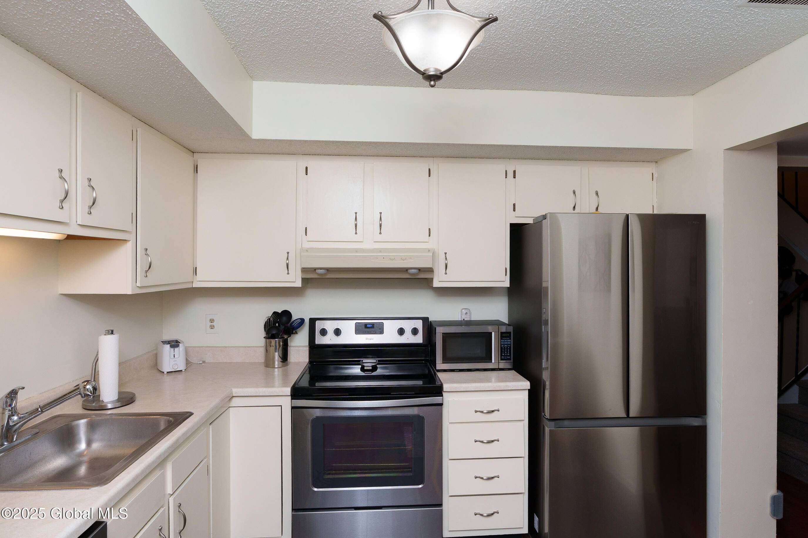 Guilderland, NY 12203,406 Greenhill Court