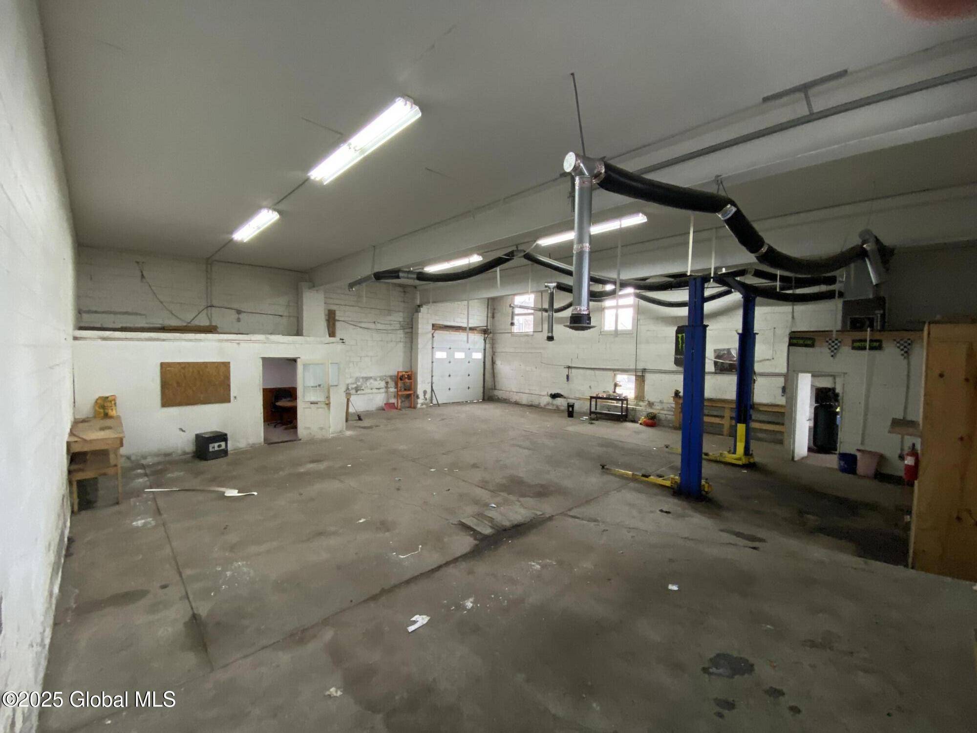 Schenectady, NY 12305,18 N Jay Street #Rear