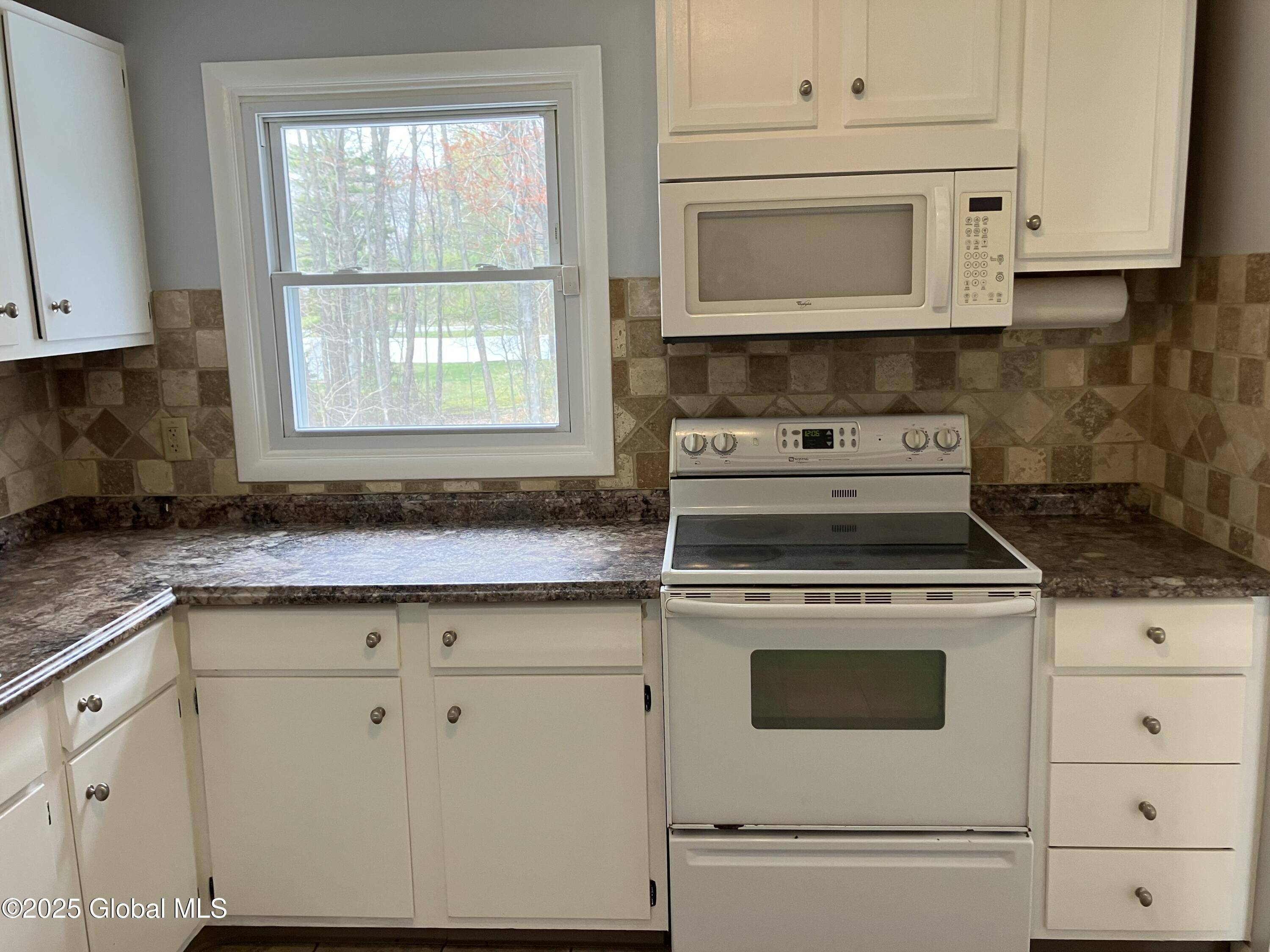 Clifton Park, NY 12065,12 Mcintosh Lane
