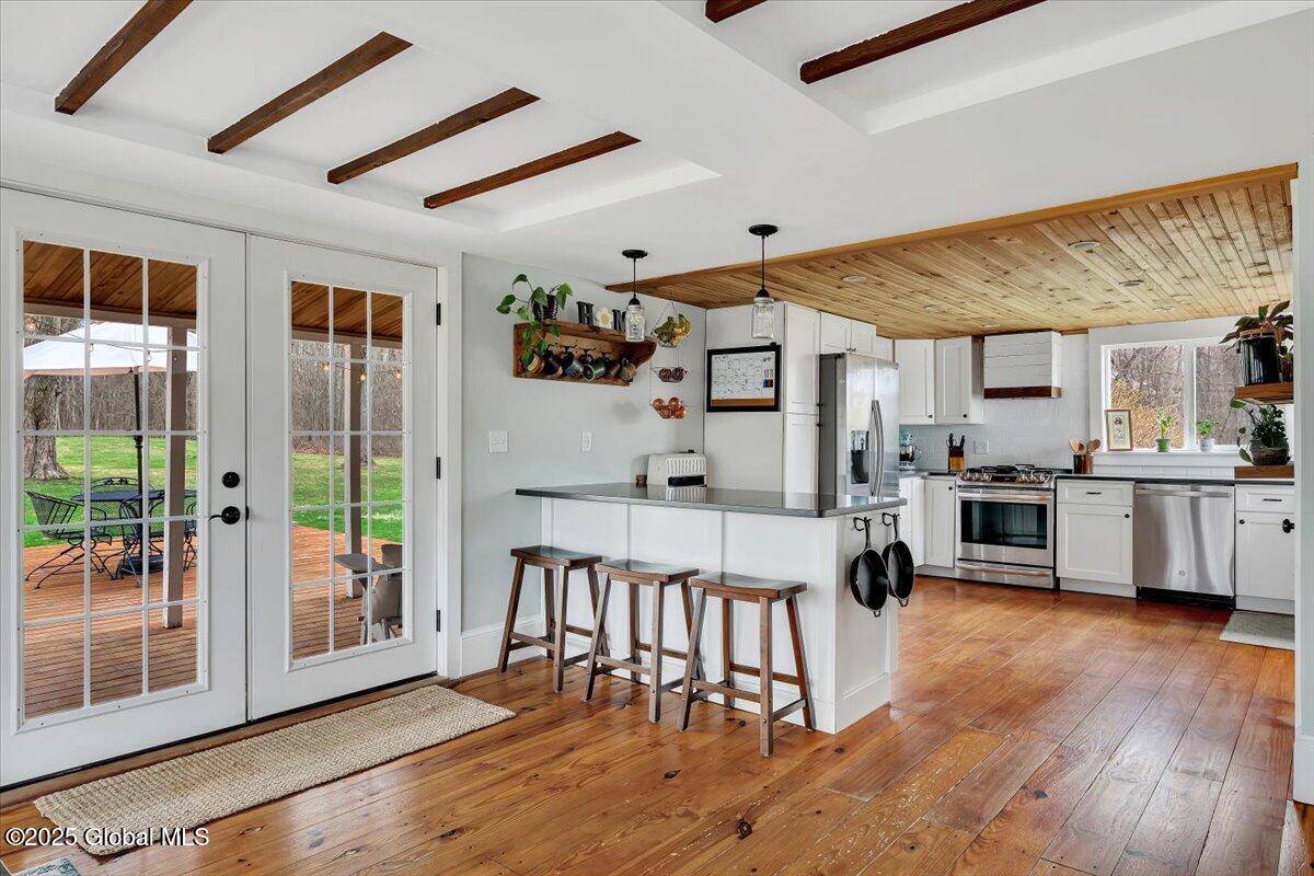 Schodack, NY 12033,987 Western Road