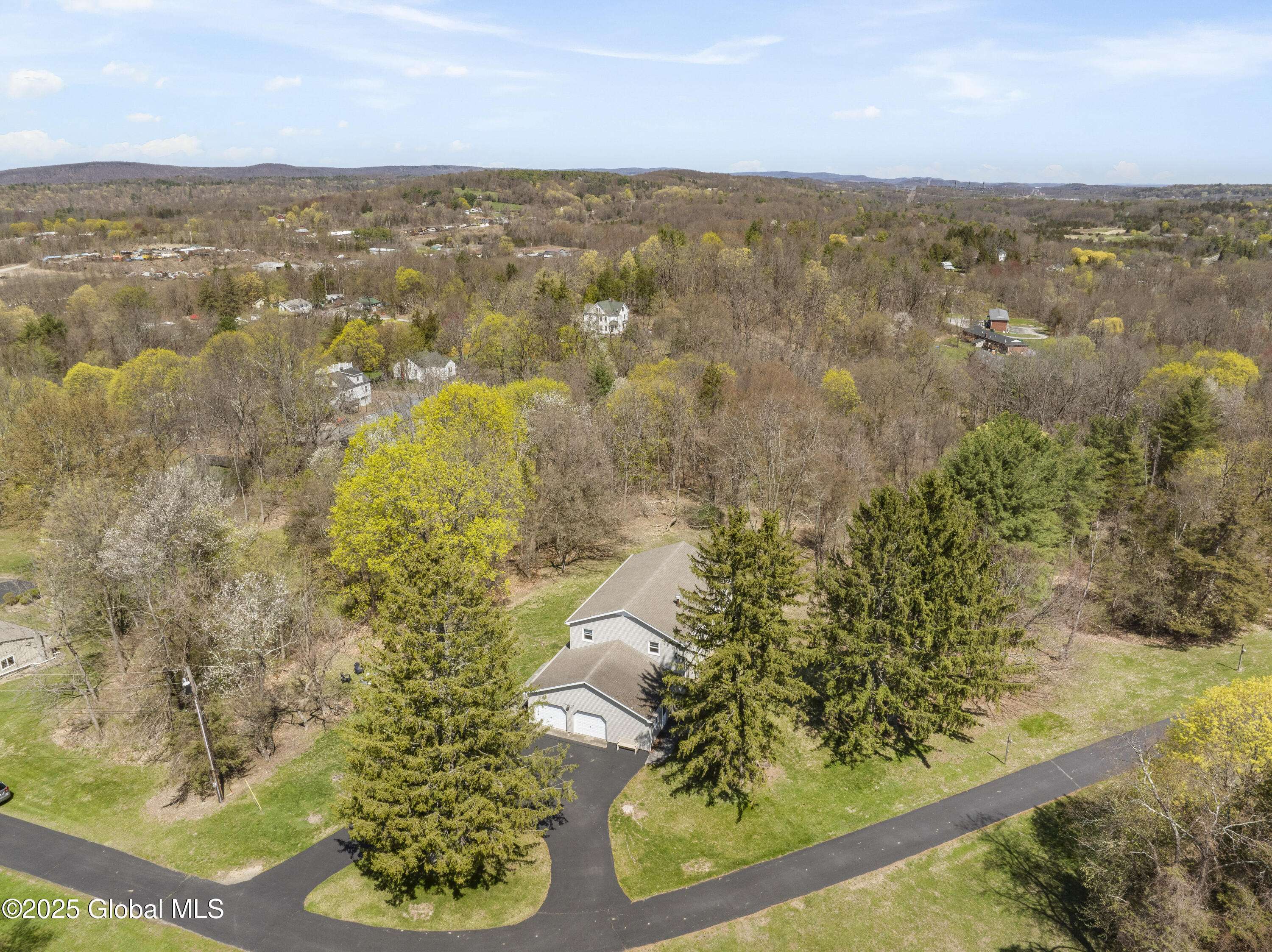 Catskill, NY 12414,27 Aaron Drive