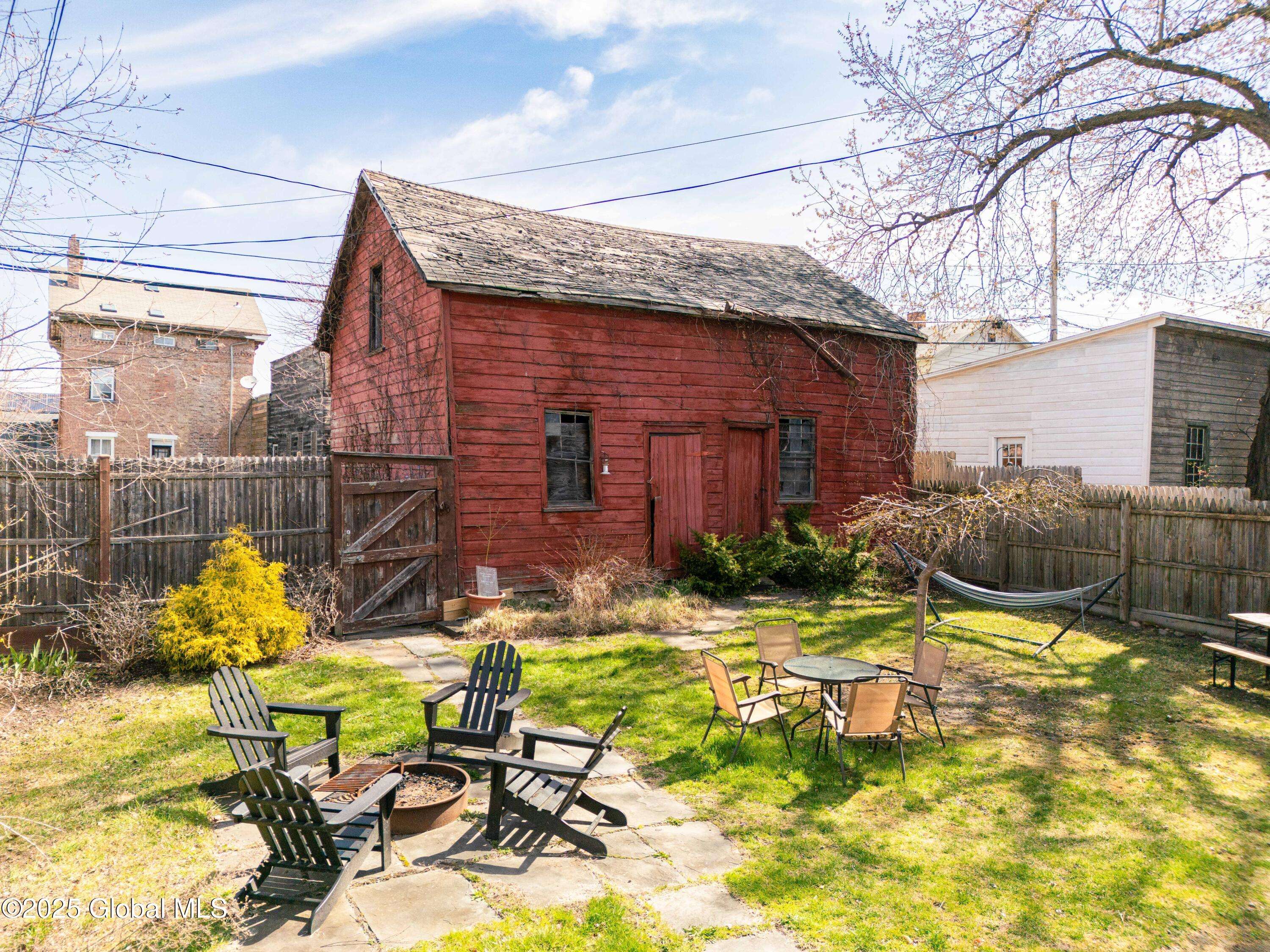 Hudson, NY 12534,550-552 Columbia Street