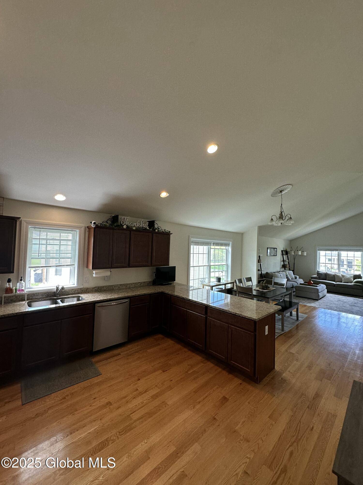 Colonie, NY 12047,37 Nantucket Street