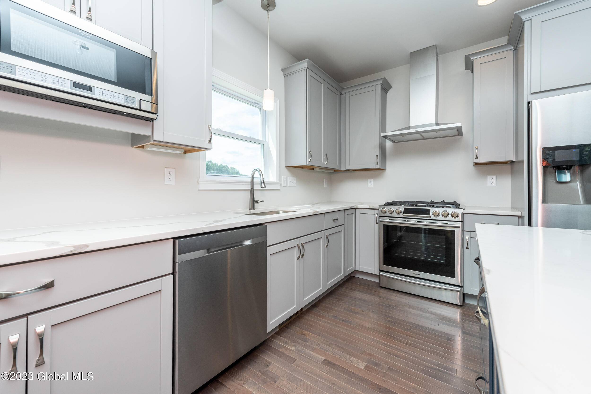 Milton, NY 12020,22 Hunter Court