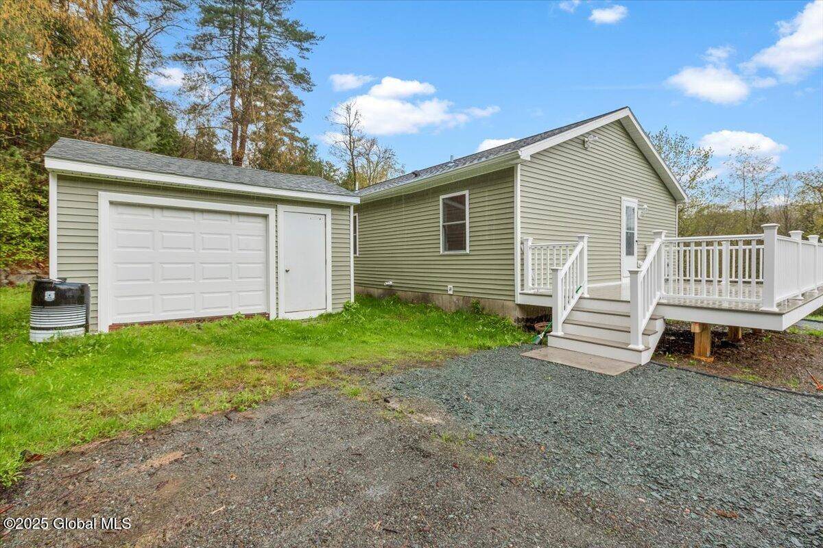 Poestenkill, NY 12018,452 Blue Factory Road