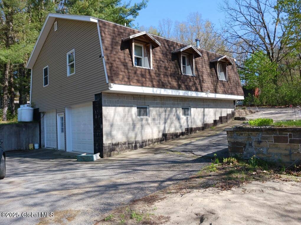 Gloversville, NY 12078,441 Steele Ave Extension