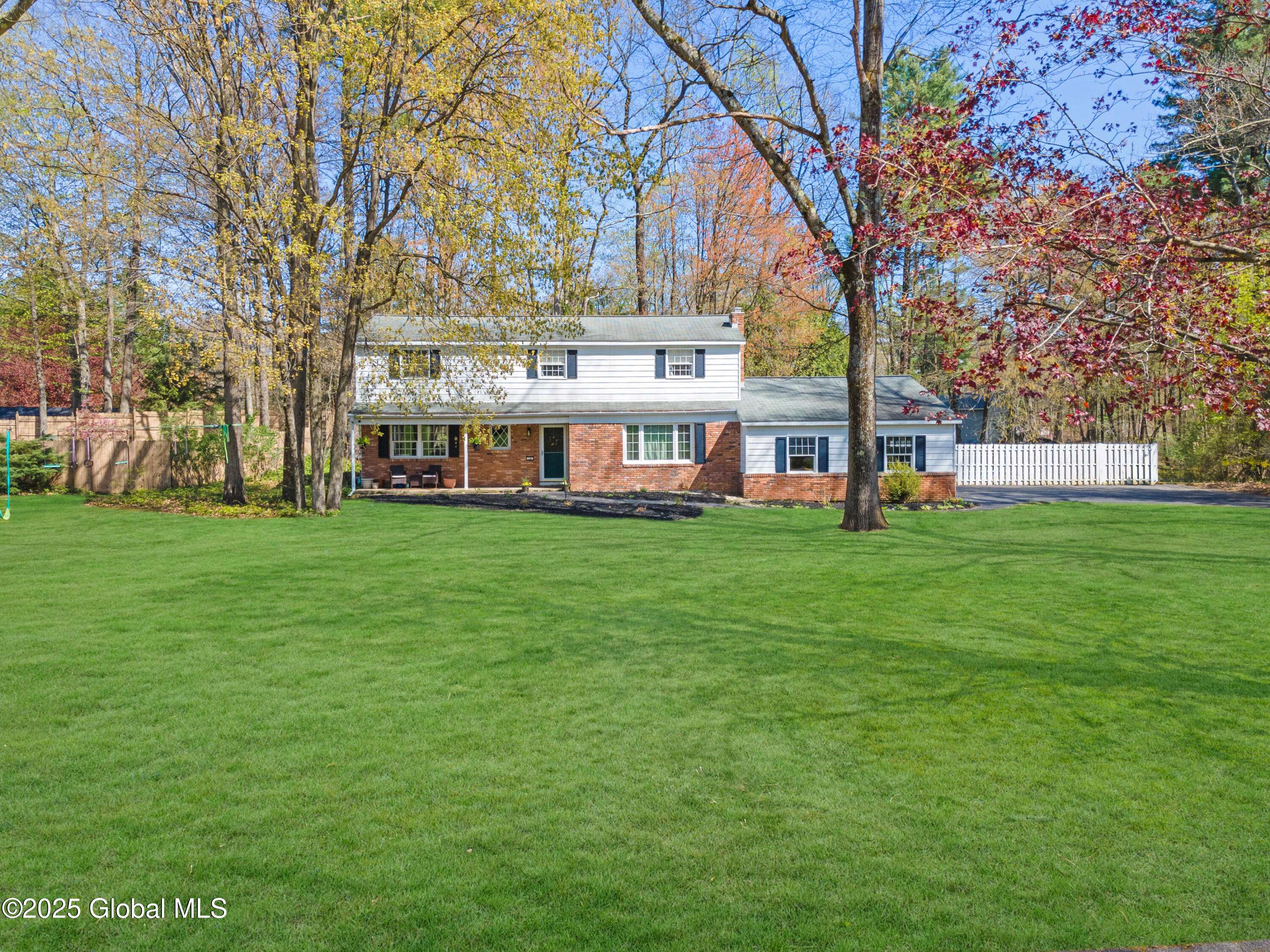Clifton Park, NY 12019,14 Tanglewood Drive