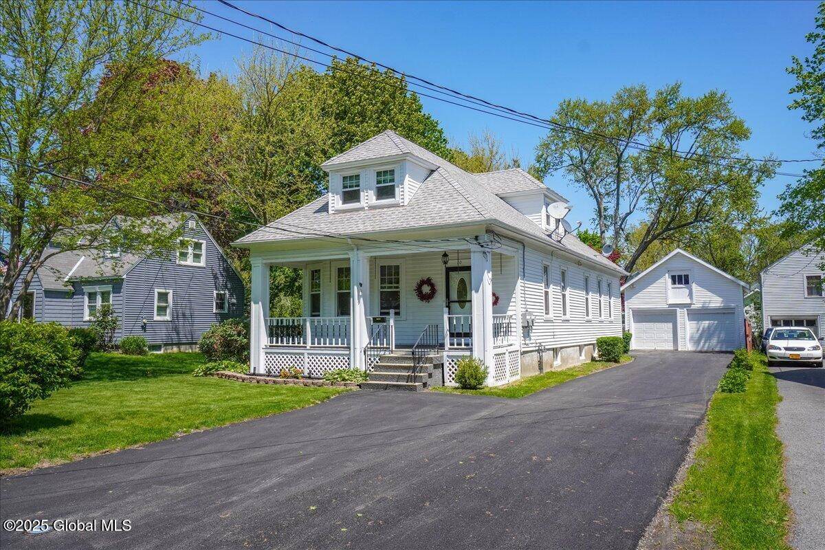 Bethlehem, NY 12054,10 Snowden Avenue