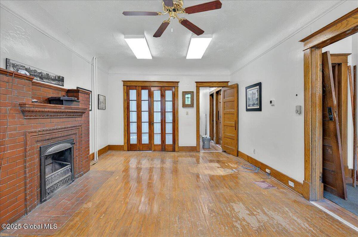 Albany, NY 12209,270 Morton Avenue
