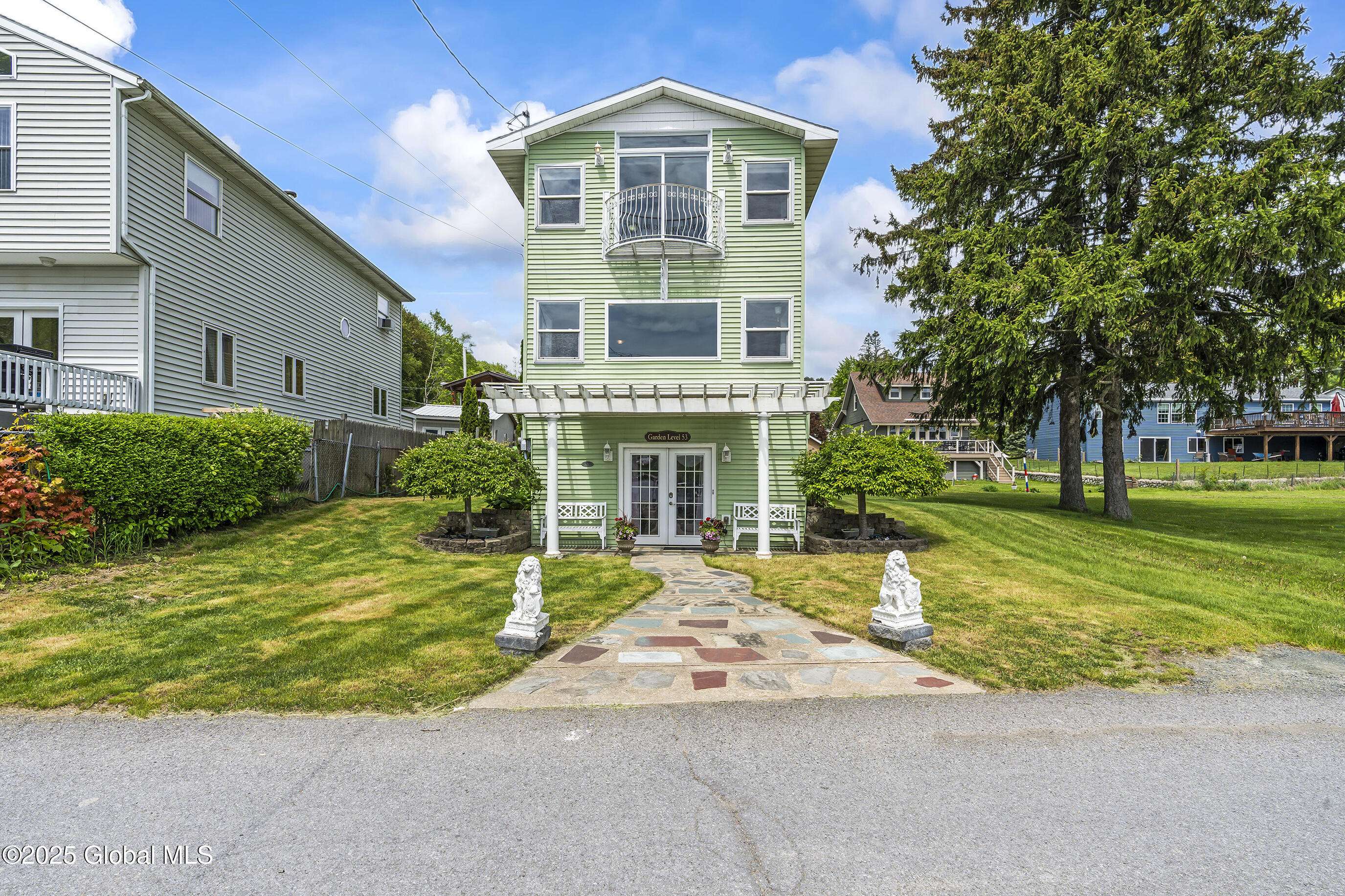 North Greenbush, NY 12198,53 Lakeshore Drive
