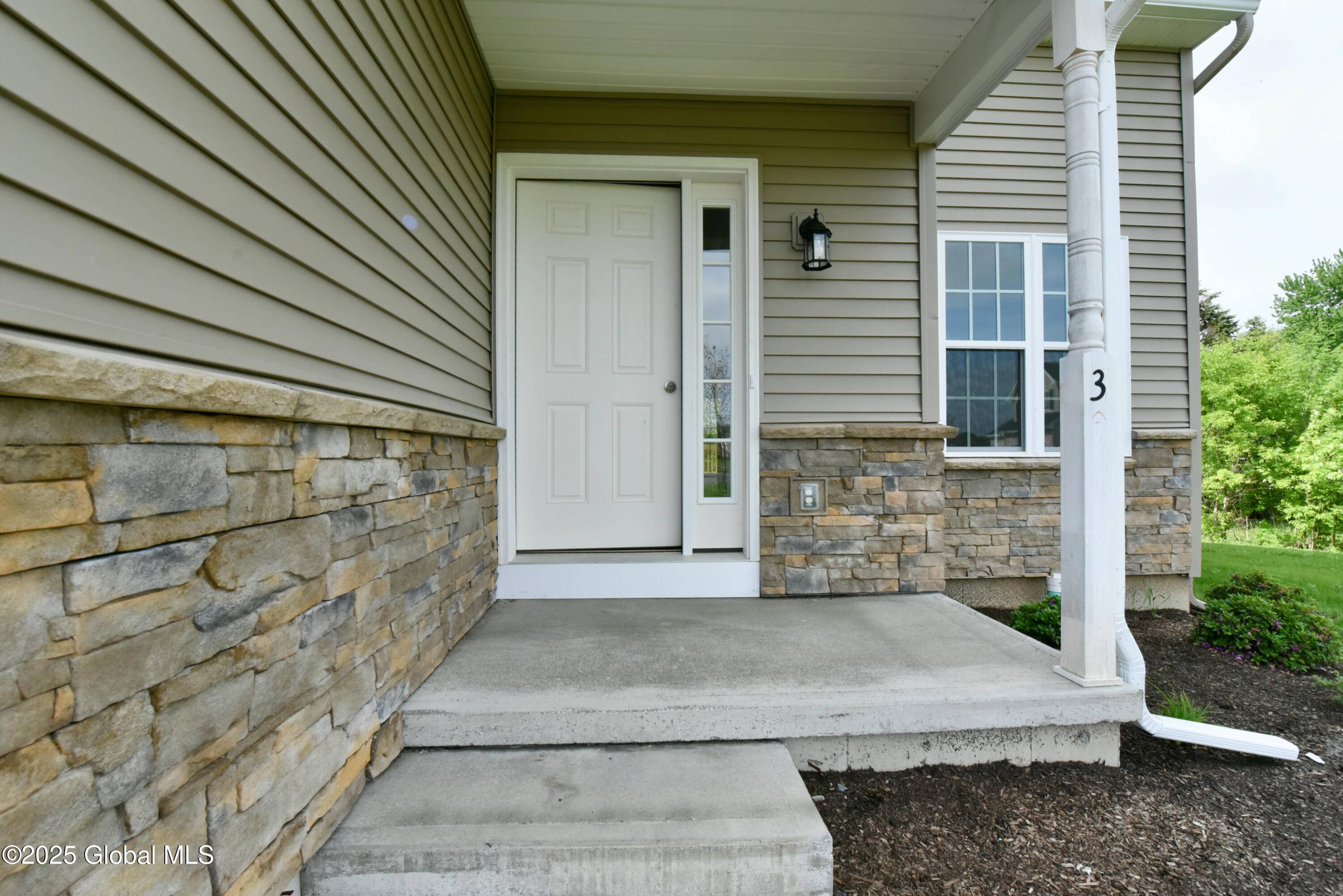 Mechanicville, NY 12118,3 Chip Shot Way